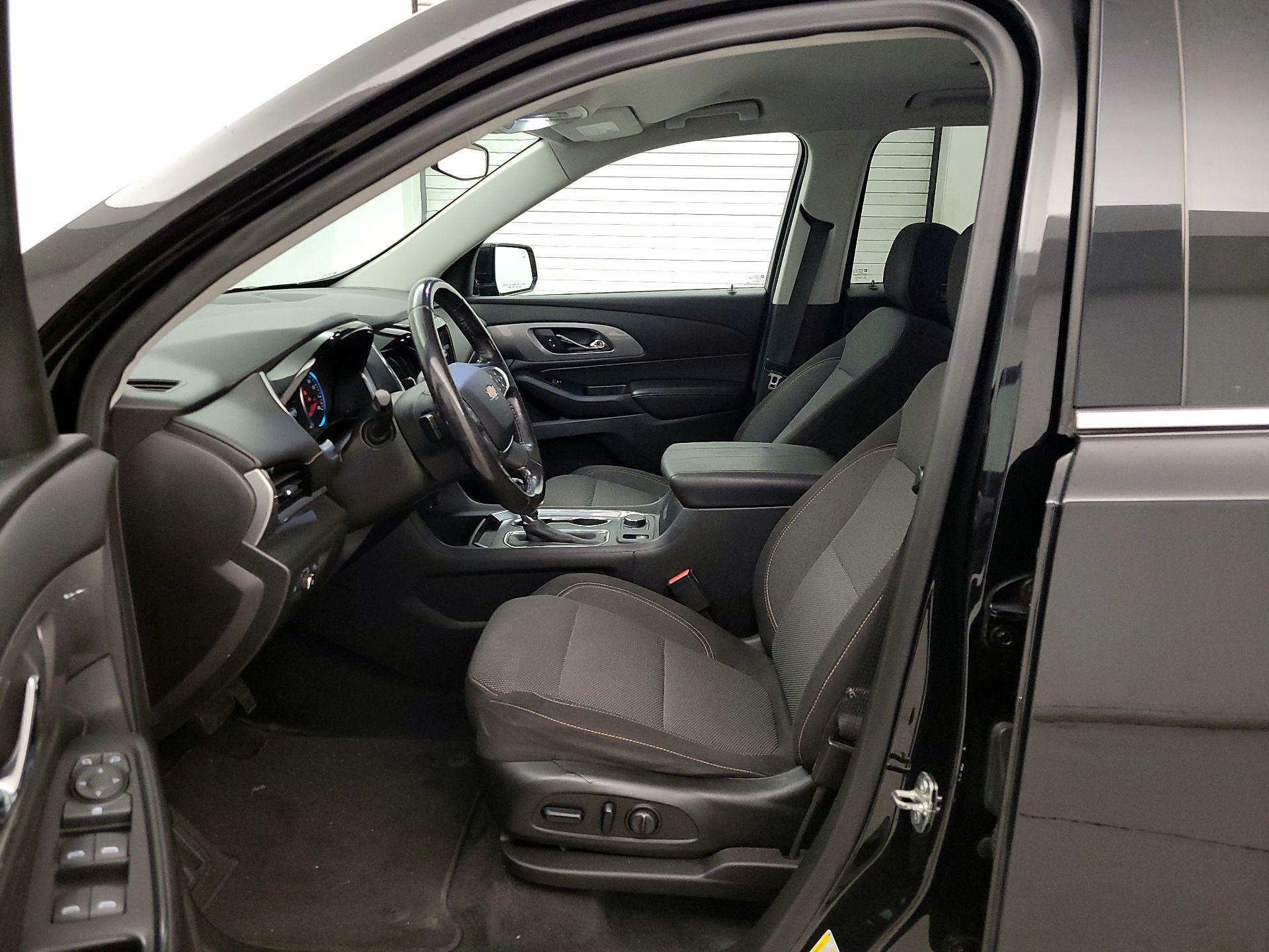 Thumbnail: 2018 Chevrolet Traverse - 11