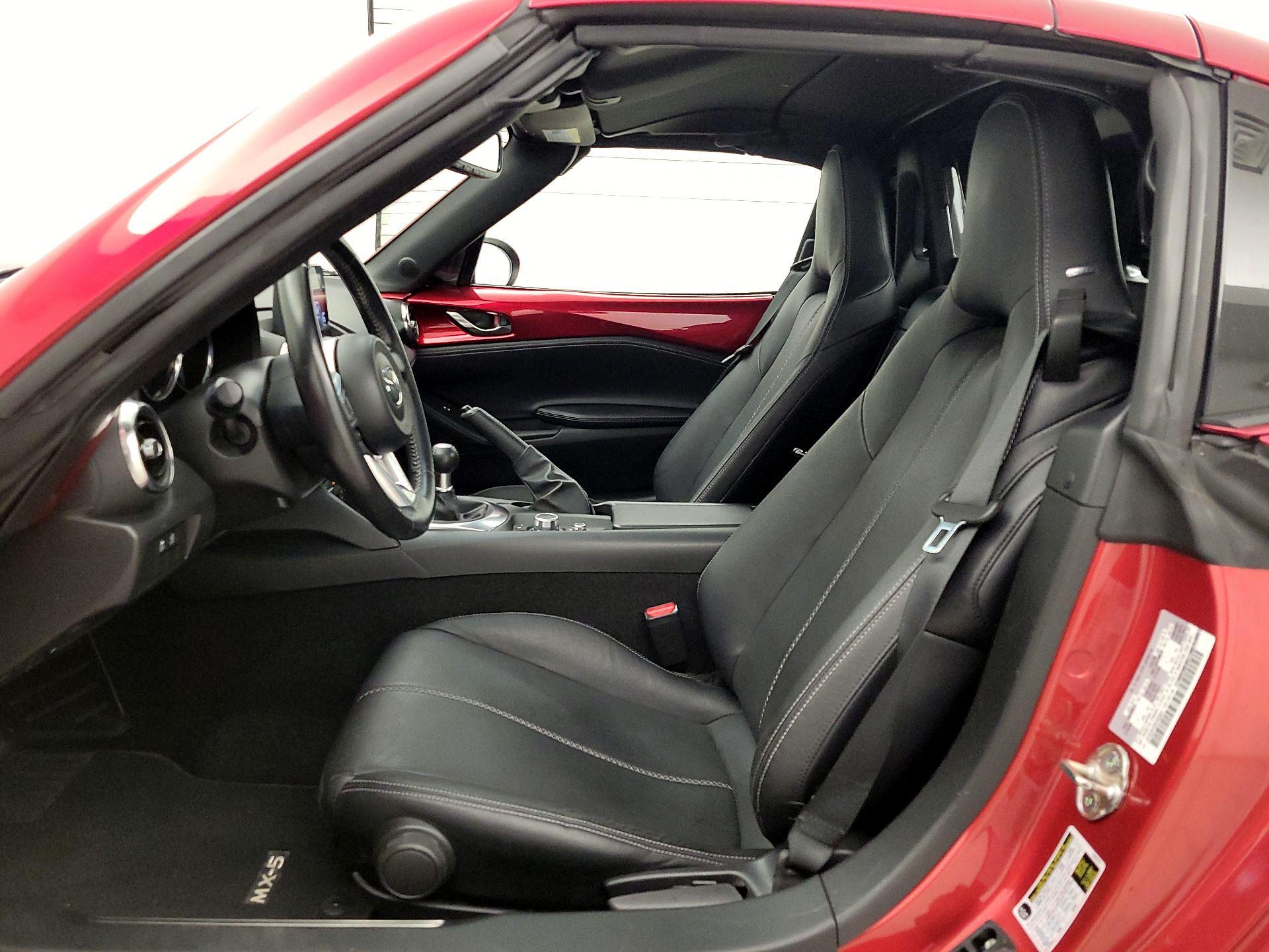 Thumbnail: 2021 Mazda MX-5 Miata - 11