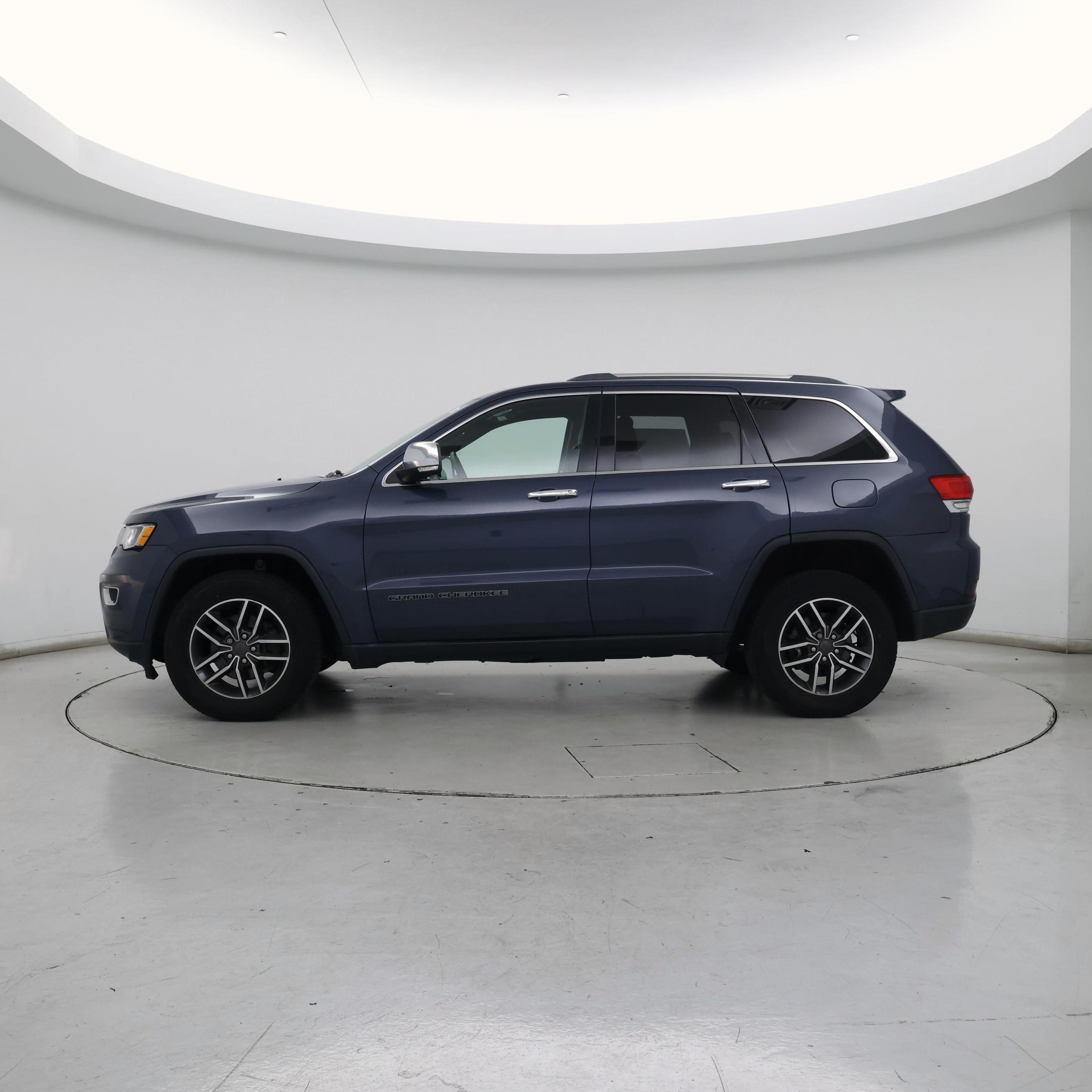 Thumbnail: 2019 Jeep Grand Cherokee - 3