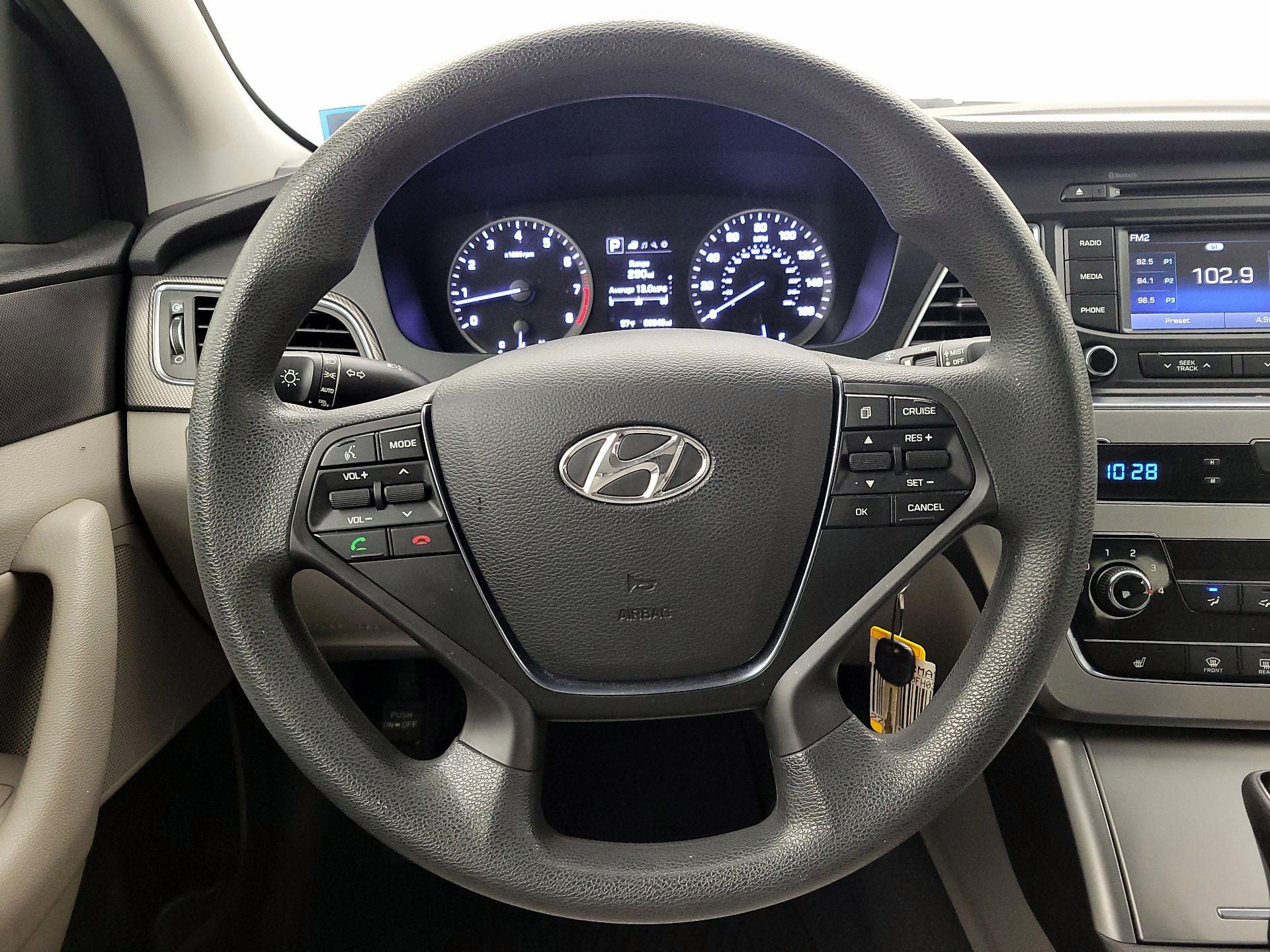 Thumbnail: 2015 Hyundai Sonata - 10