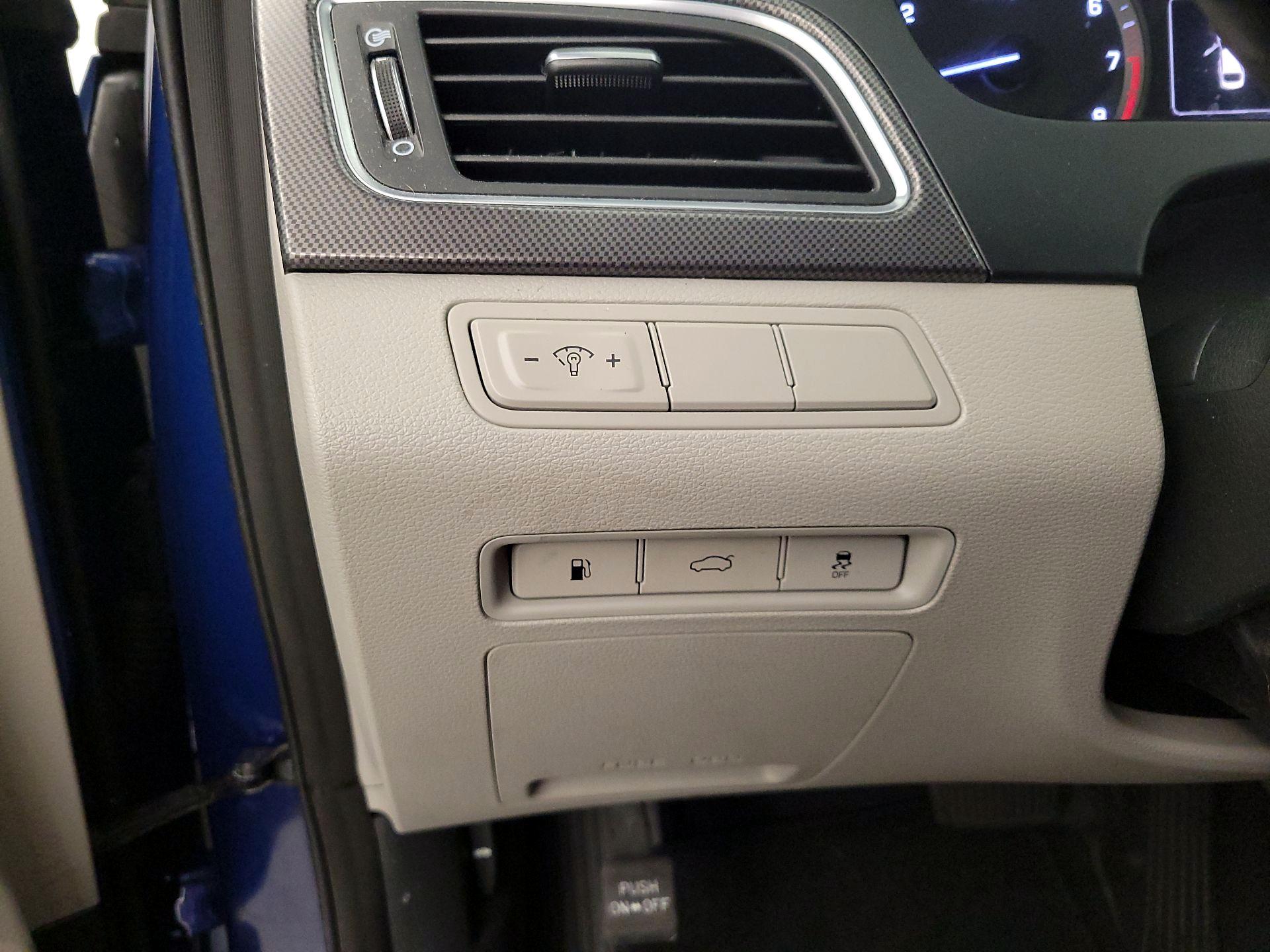 Thumbnail: 2015 Hyundai Sonata - 13
