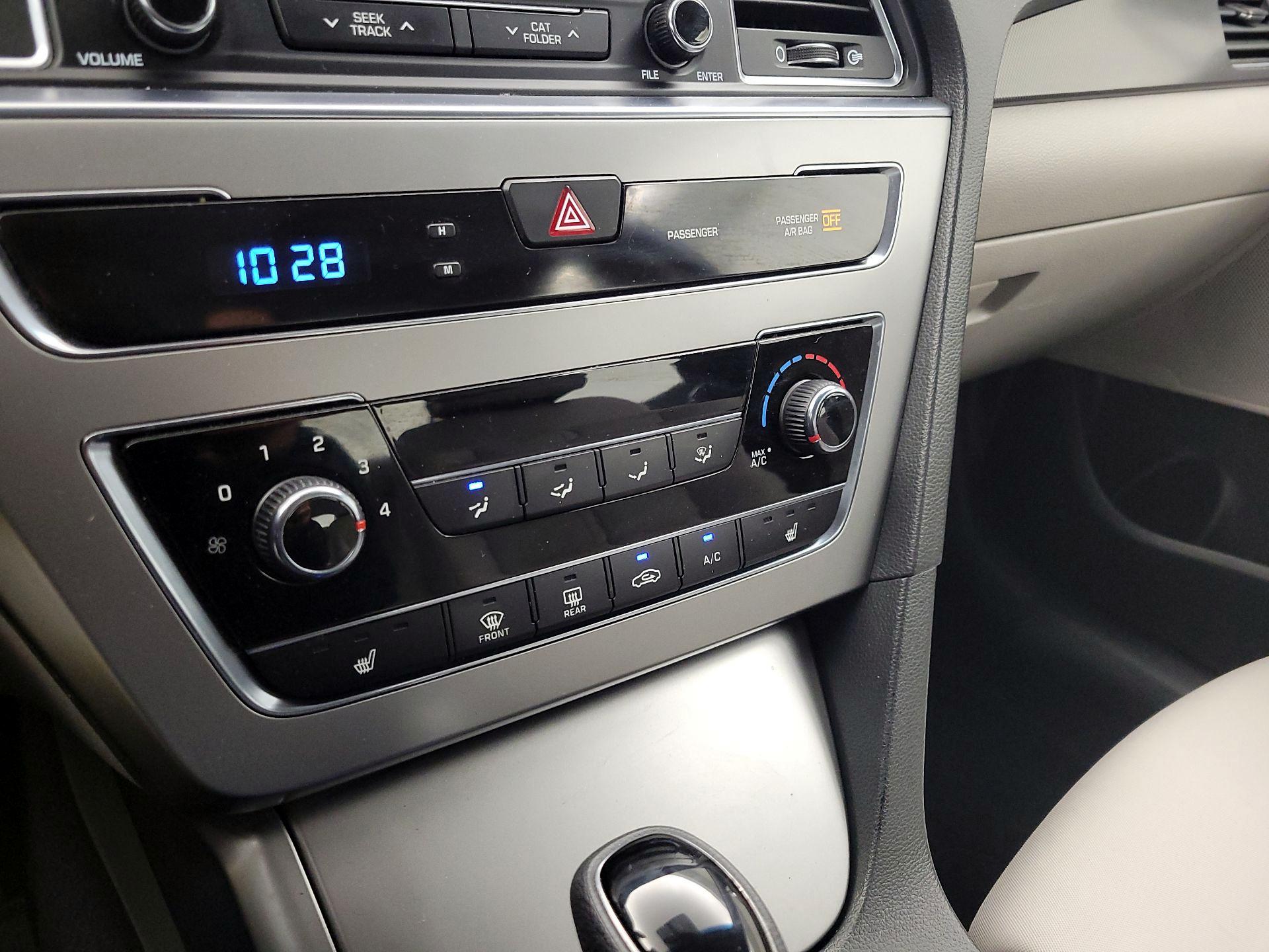 Thumbnail: 2015 Hyundai Sonata - 16