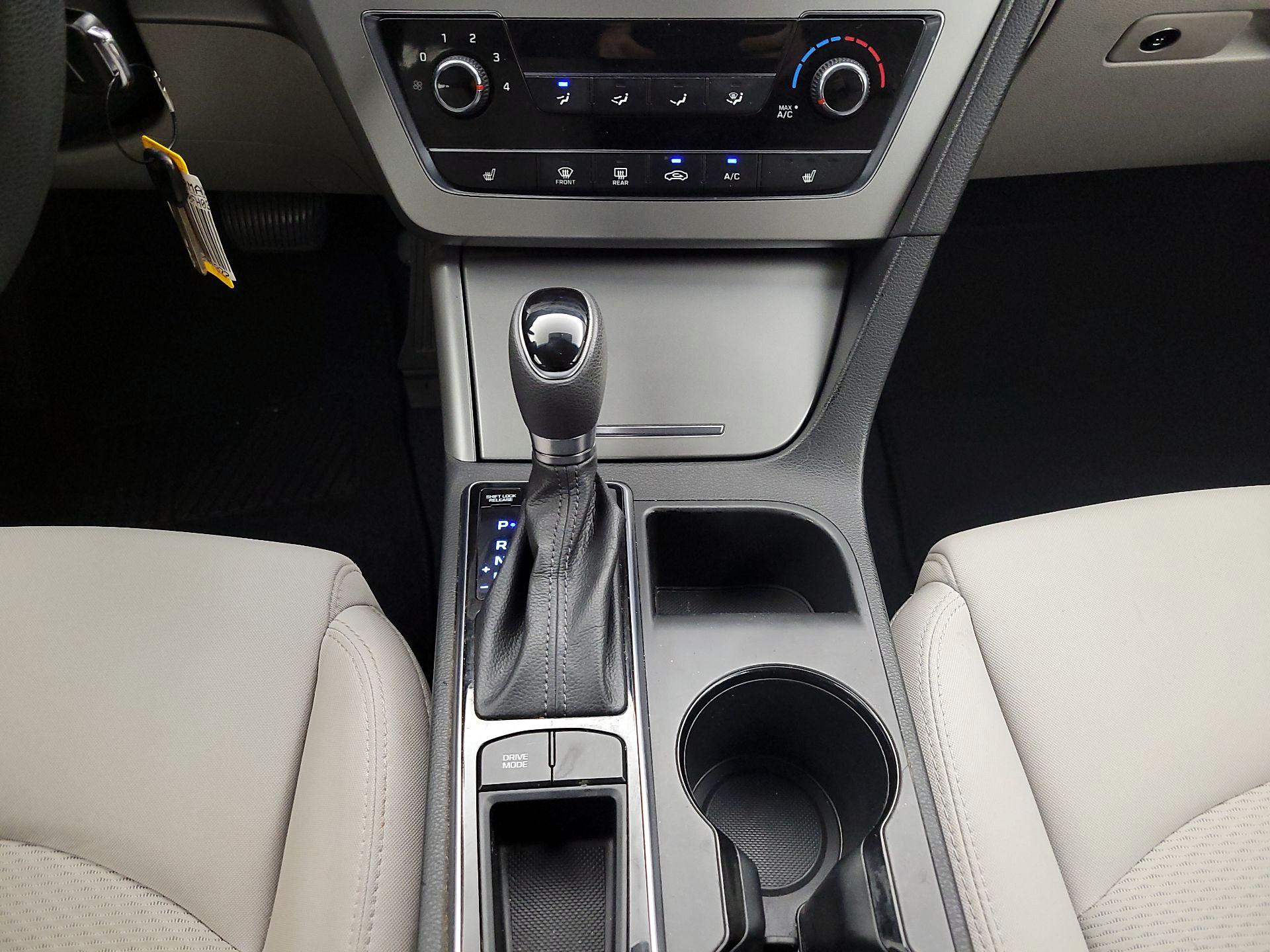 Thumbnail: 2015 Hyundai Sonata - 17