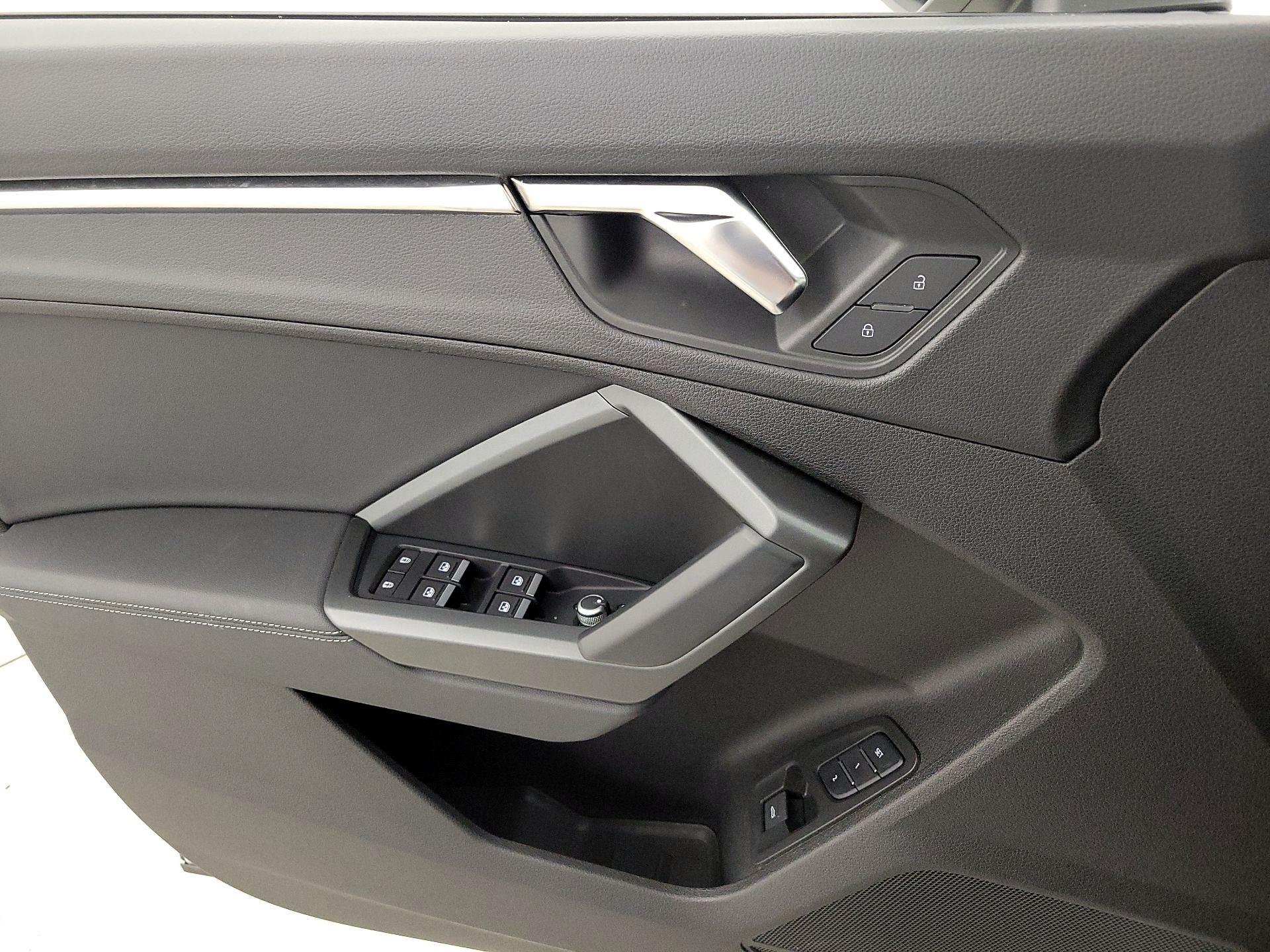 Thumbnail: 2022 Audi Q3 - 12