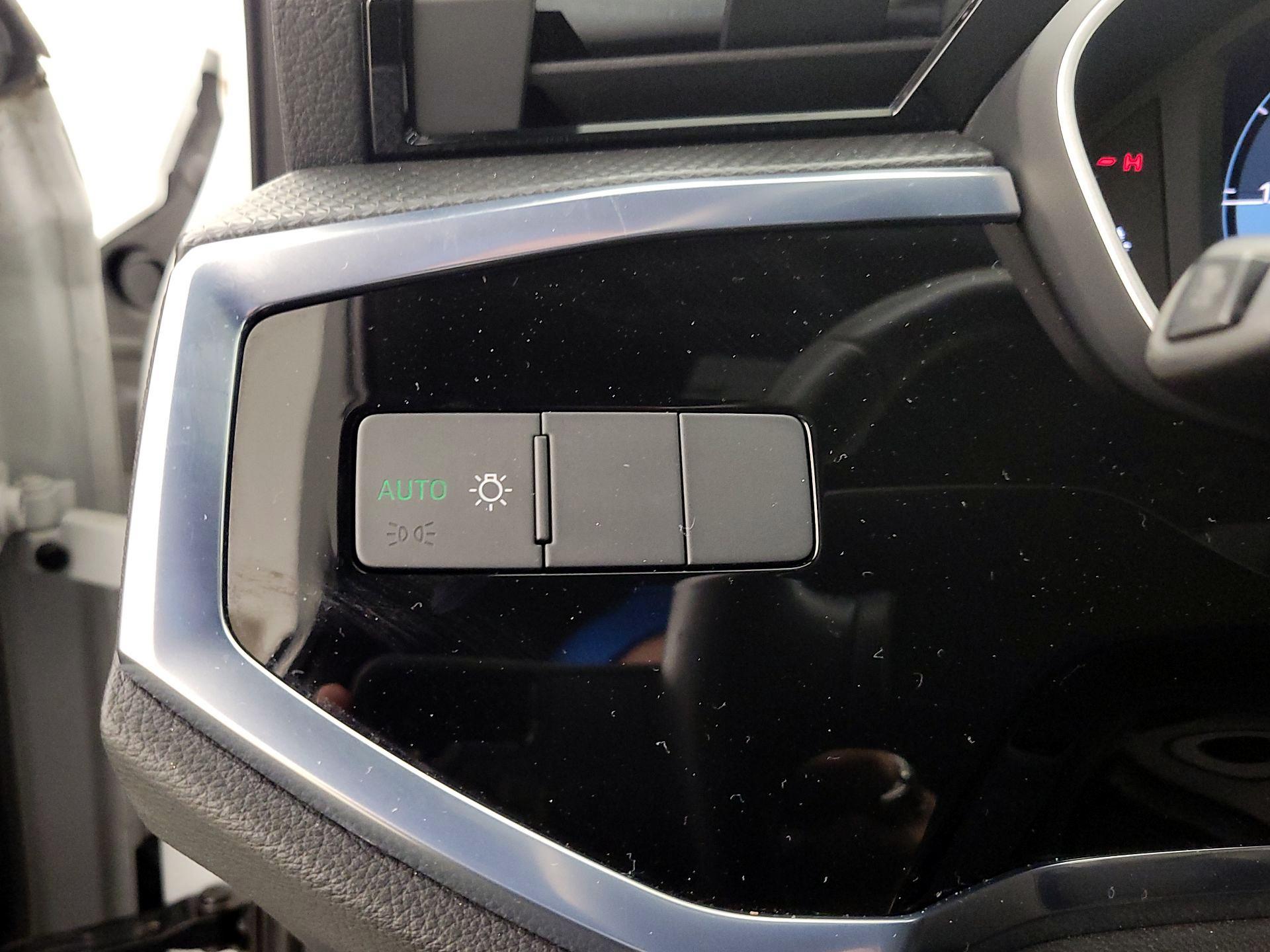 Thumbnail: 2022 Audi Q3 - 13