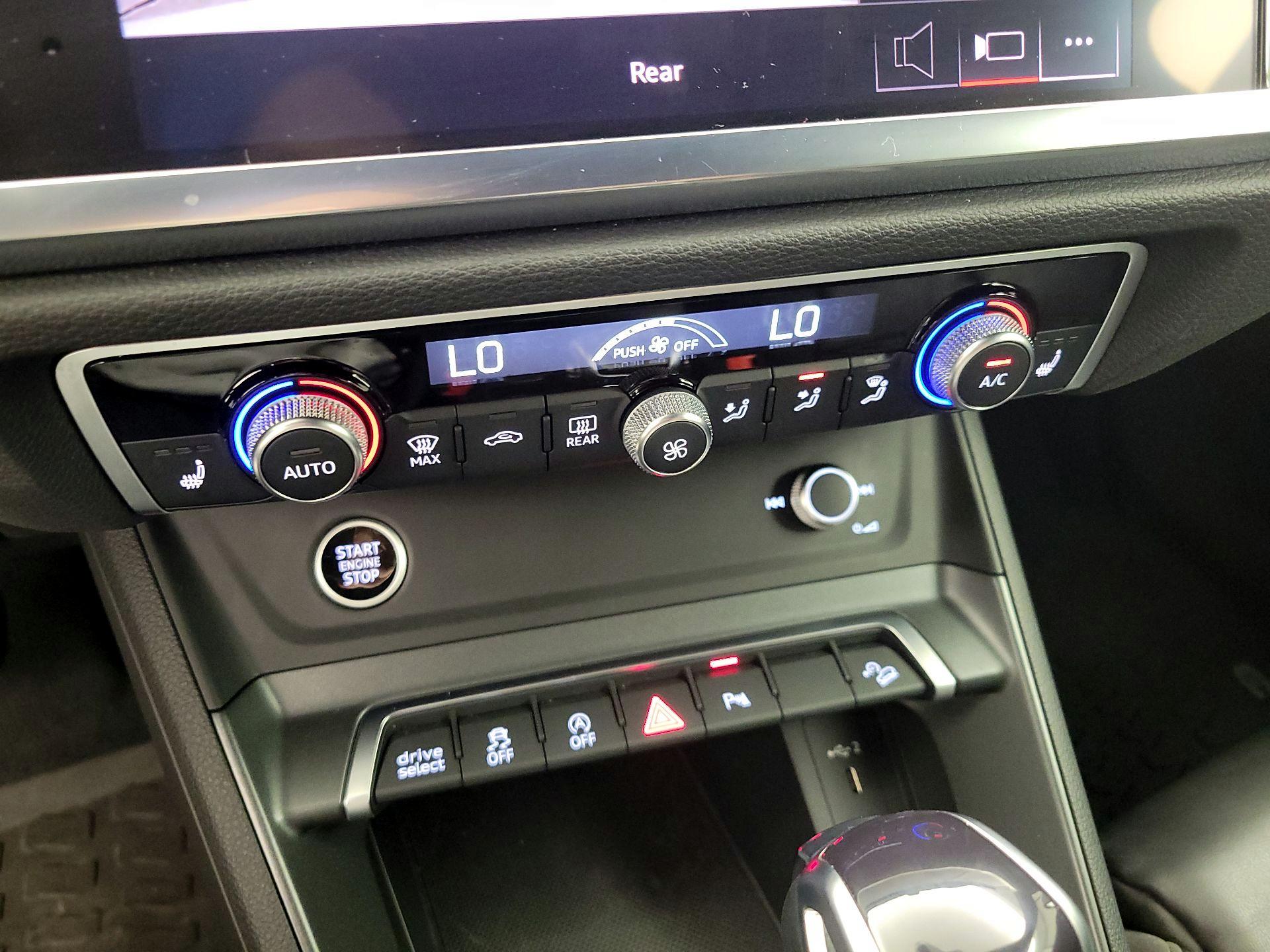 Thumbnail: 2022 Audi Q3 - 16