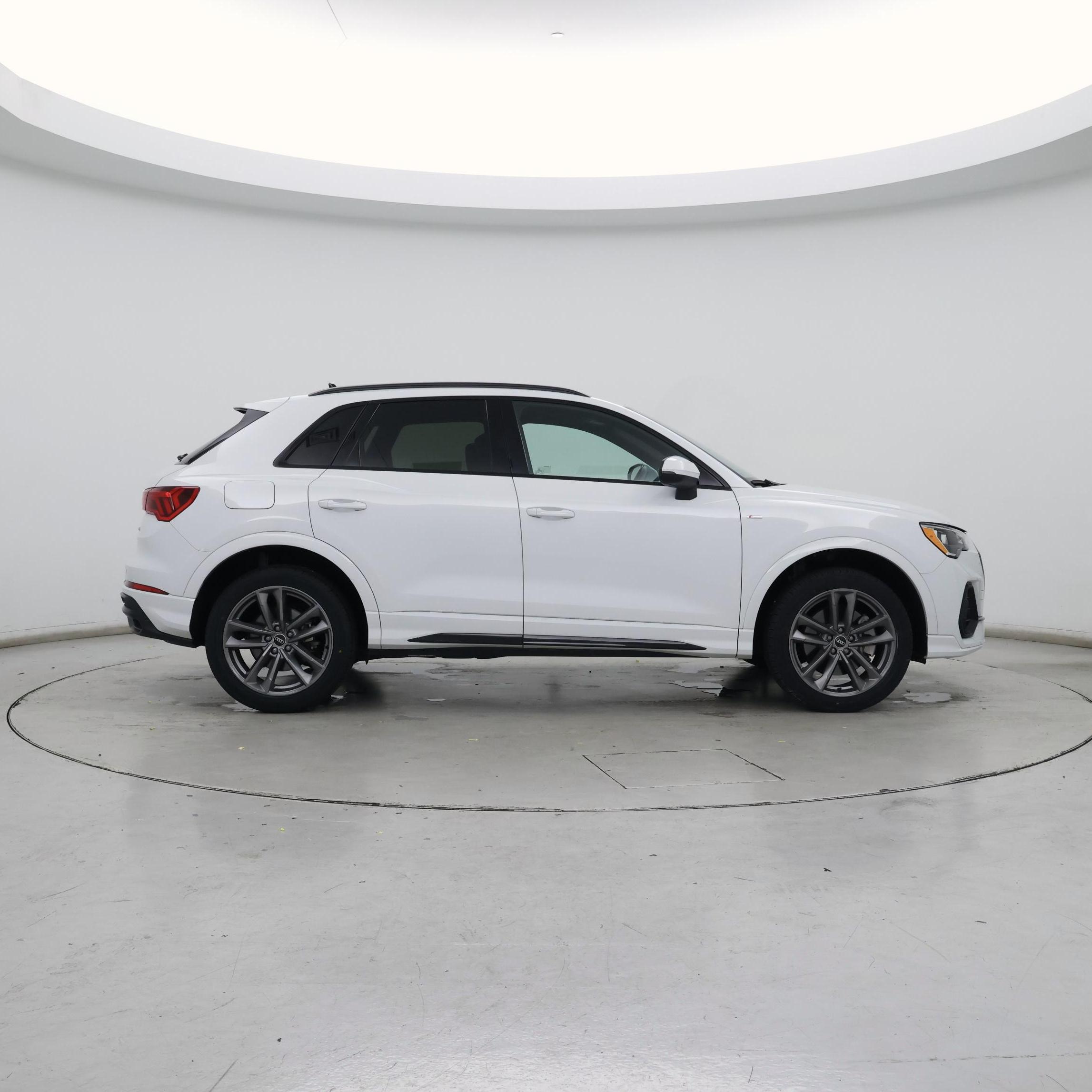 Thumbnail: 2022 Audi Q3 - 7