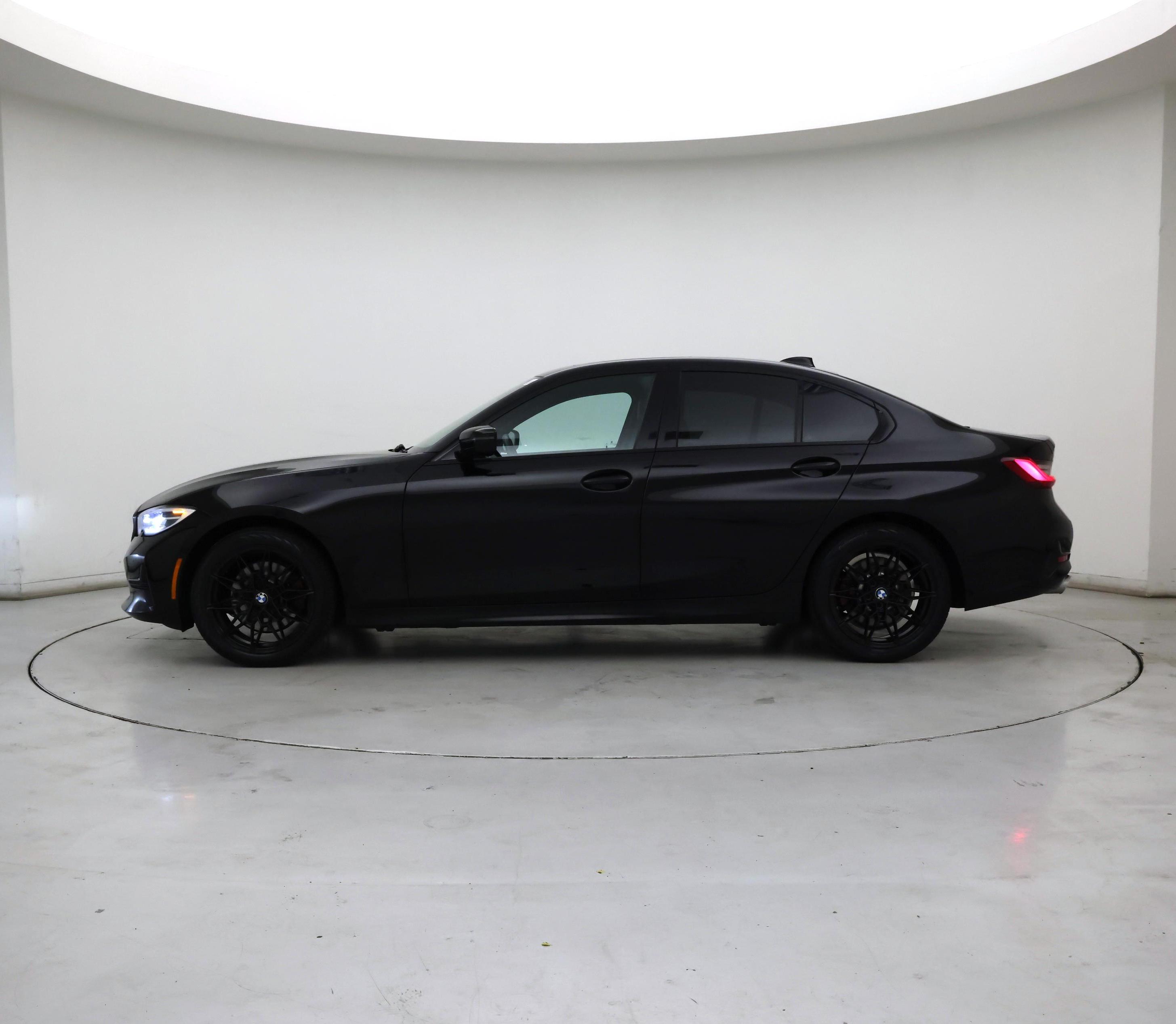 Thumbnail: 2022 BMW 3 Series - 3