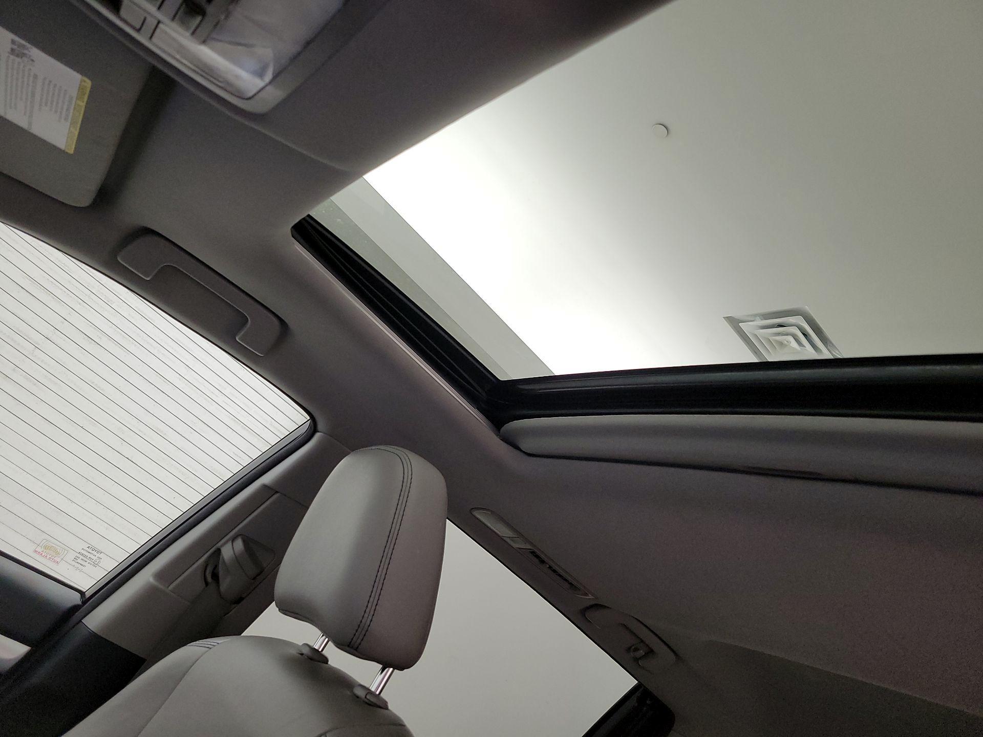 Thumbnail: 2017 Toyota Highlander - 20
