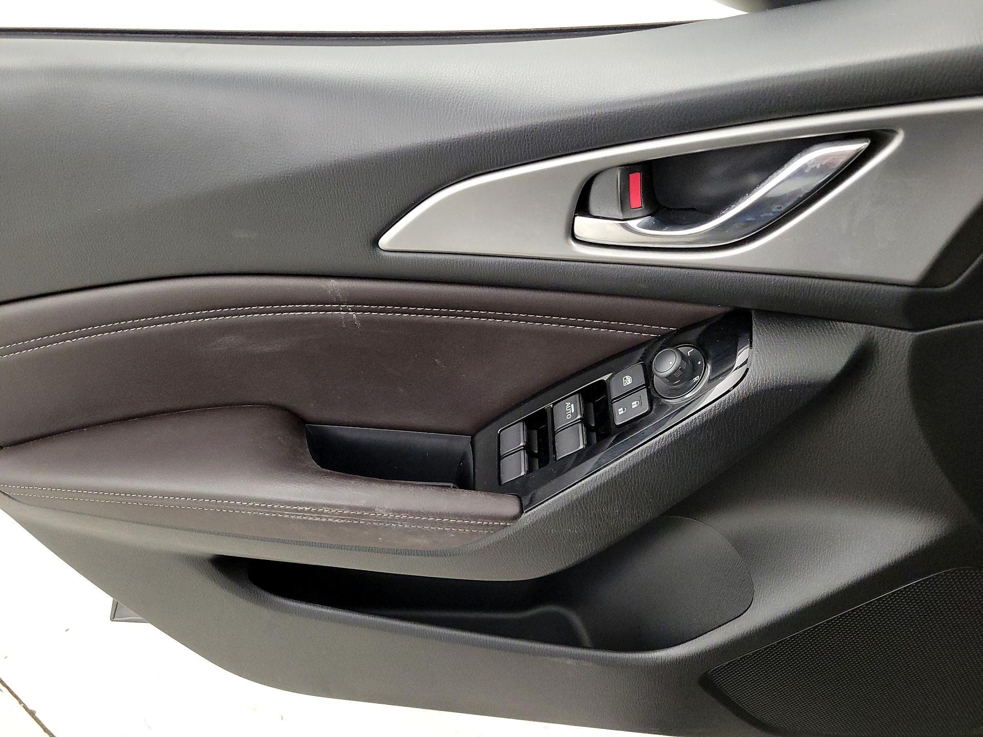 Thumbnail: 2018 Mazda Mazda3 - 12