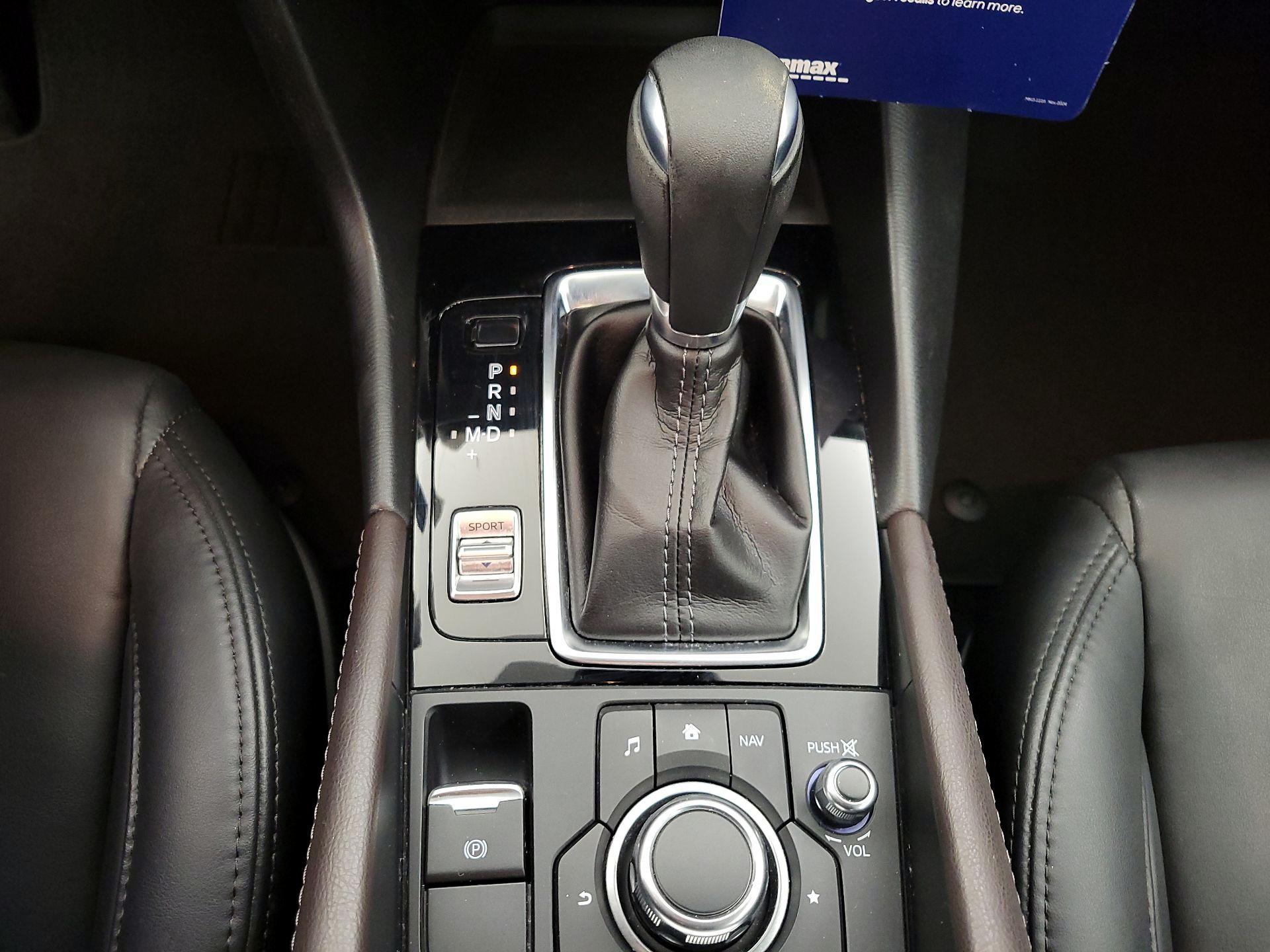 Thumbnail: 2018 Mazda Mazda3 - 17