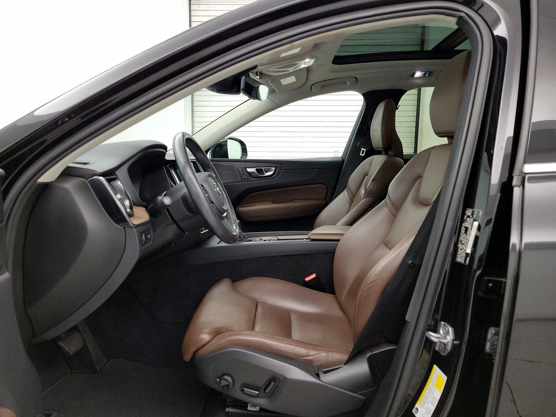 Thumbnail: 2019 Volvo XC60 - 11