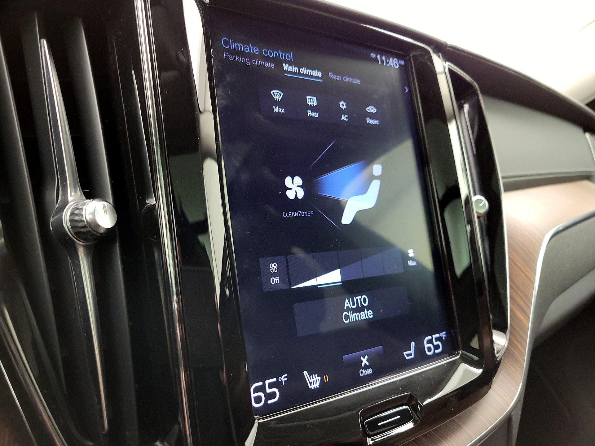 Thumbnail: 2019 Volvo XC60 - 17