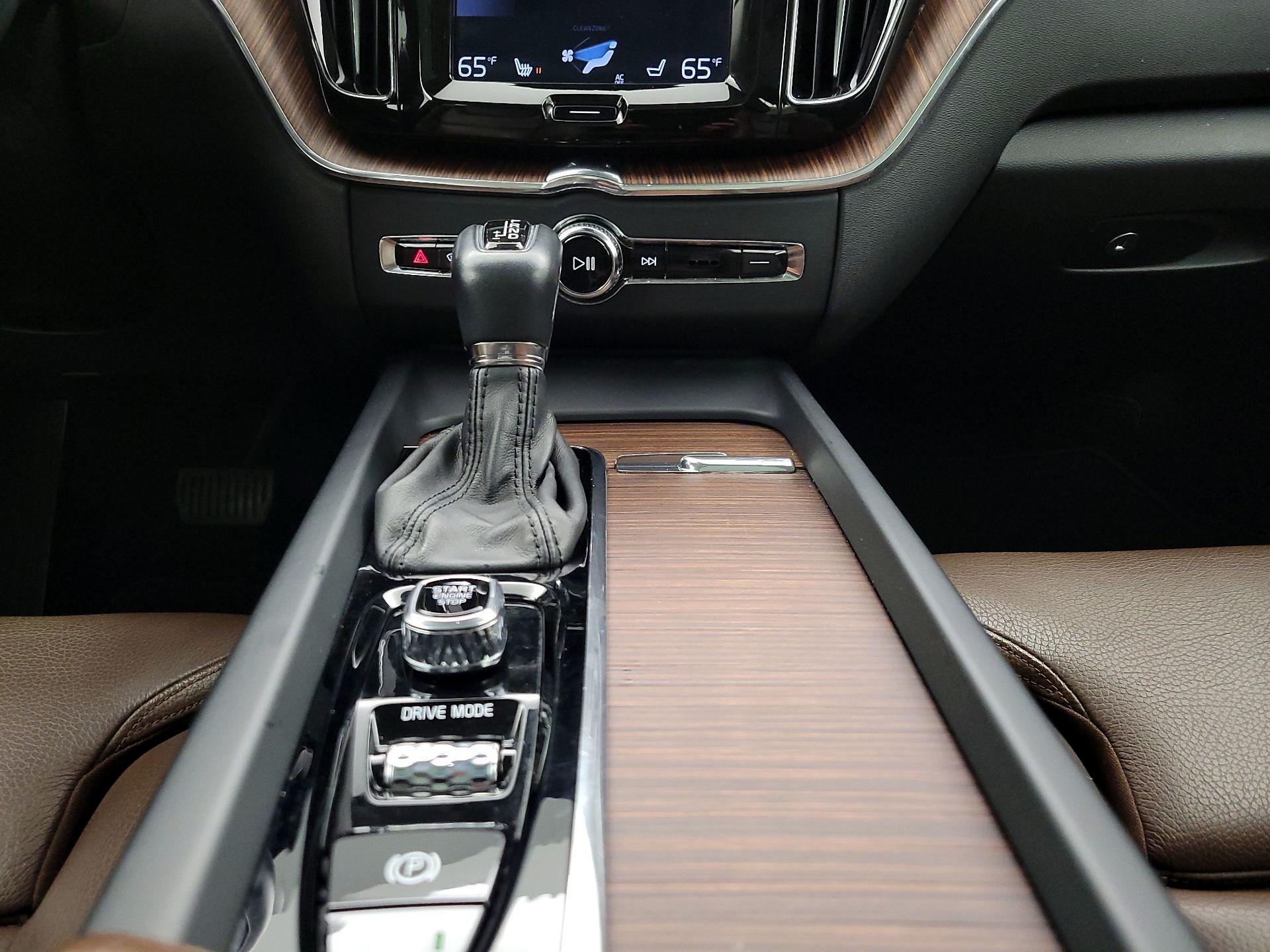 Thumbnail: 2019 Volvo XC60 - 18