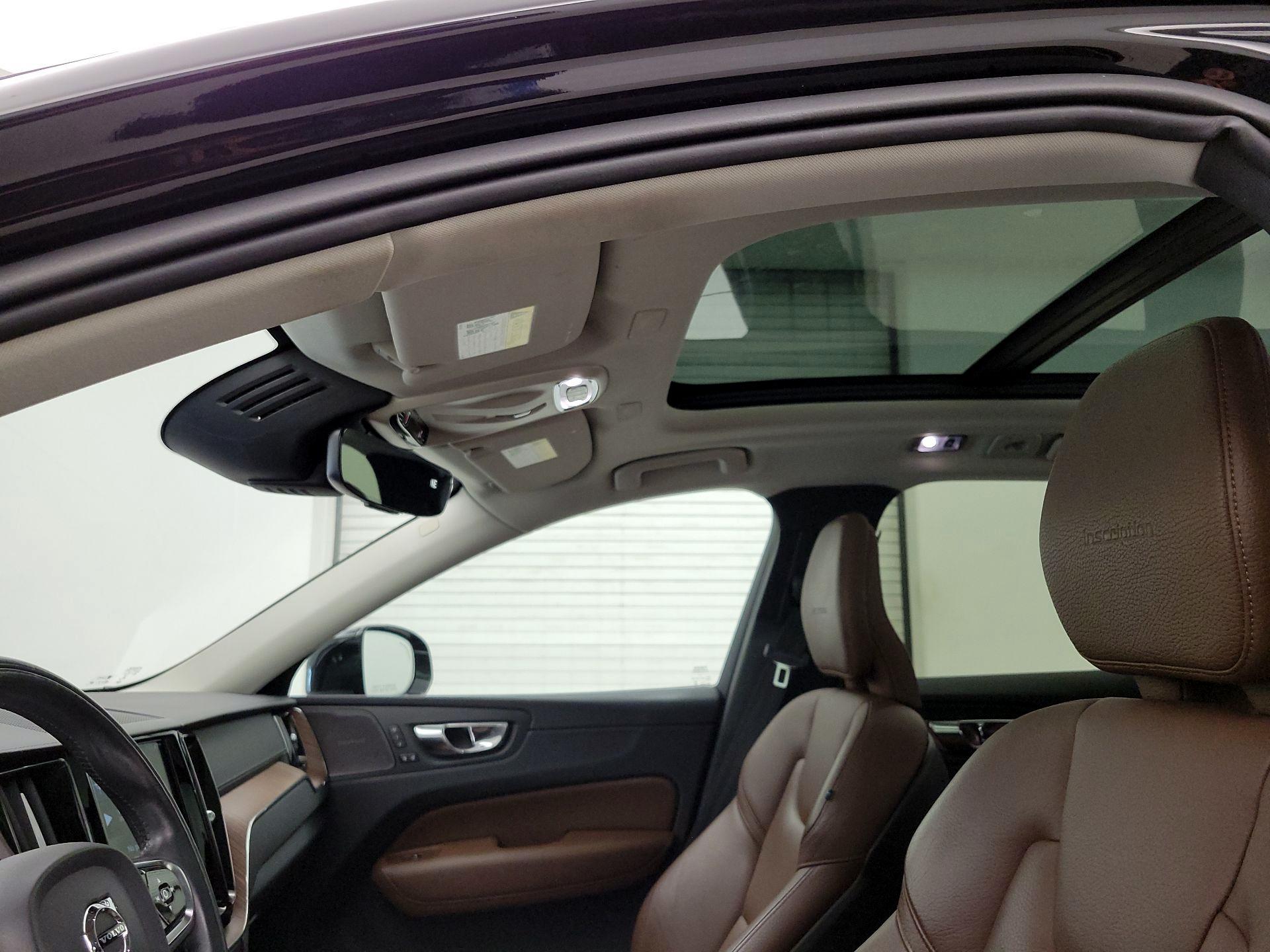 Thumbnail: 2019 Volvo XC60 - 19