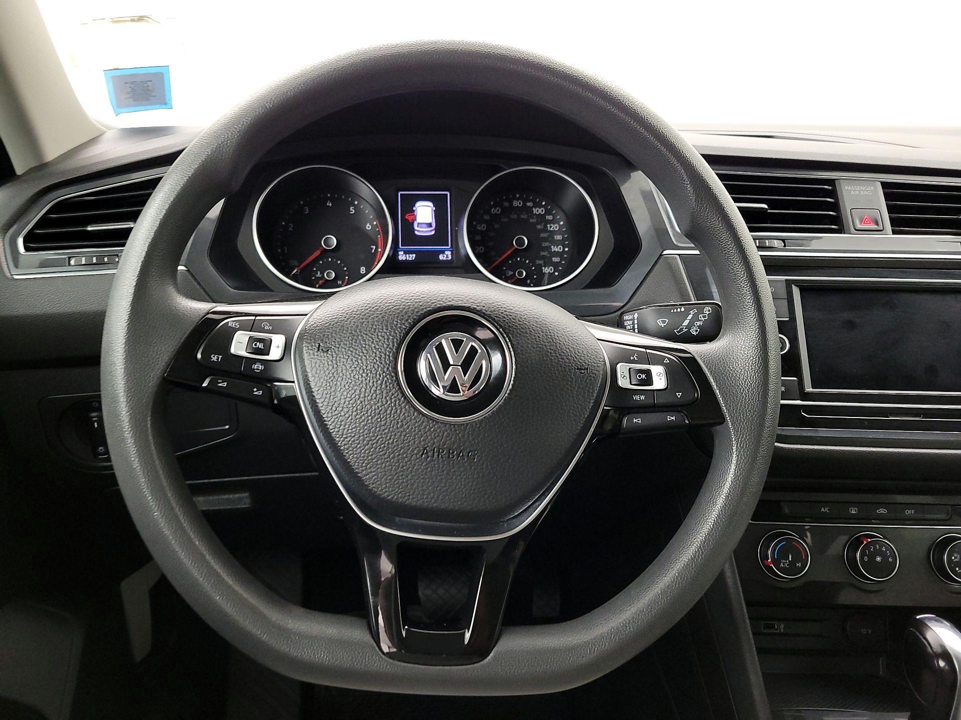 Thumbnail: 2019 Volkswagen Tiguan - 10