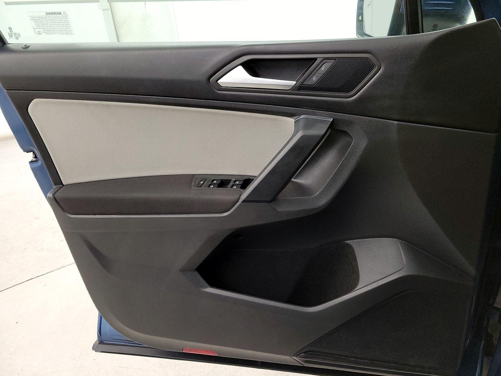 Thumbnail: 2019 Volkswagen Tiguan - 12