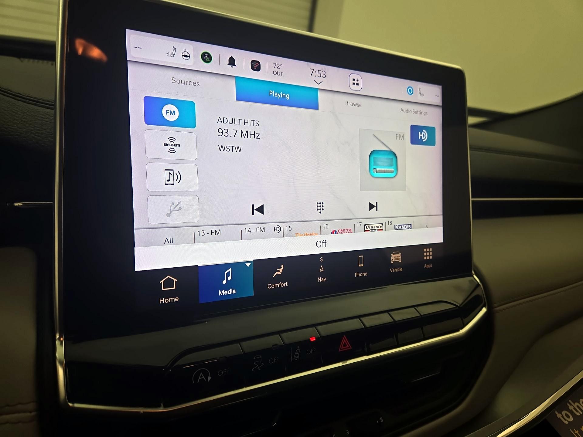 Thumbnail: 2023 Jeep Compass - 16