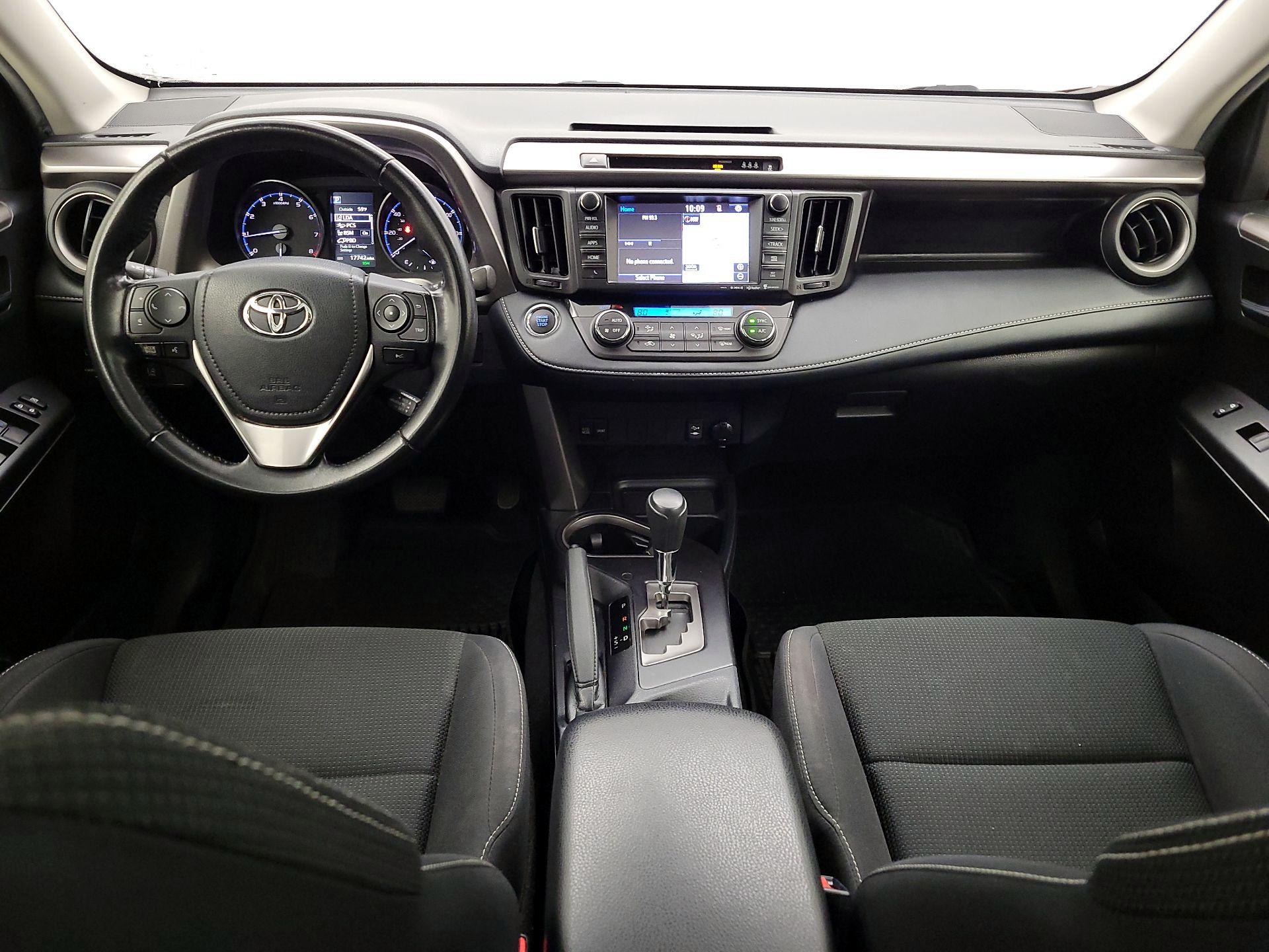 Thumbnail: 2018 Toyota RAV4 - 9