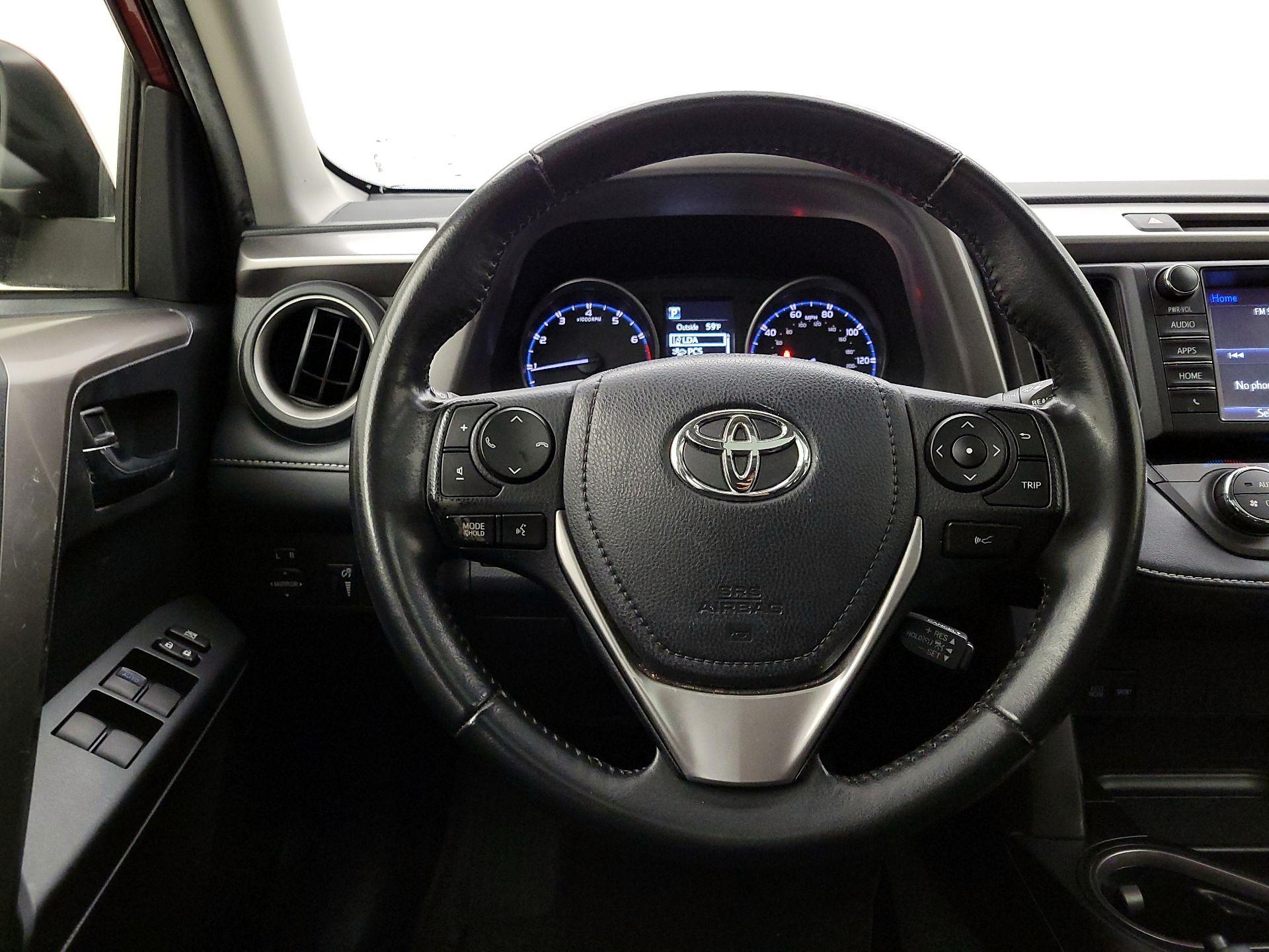 Thumbnail: 2018 Toyota RAV4 - 10