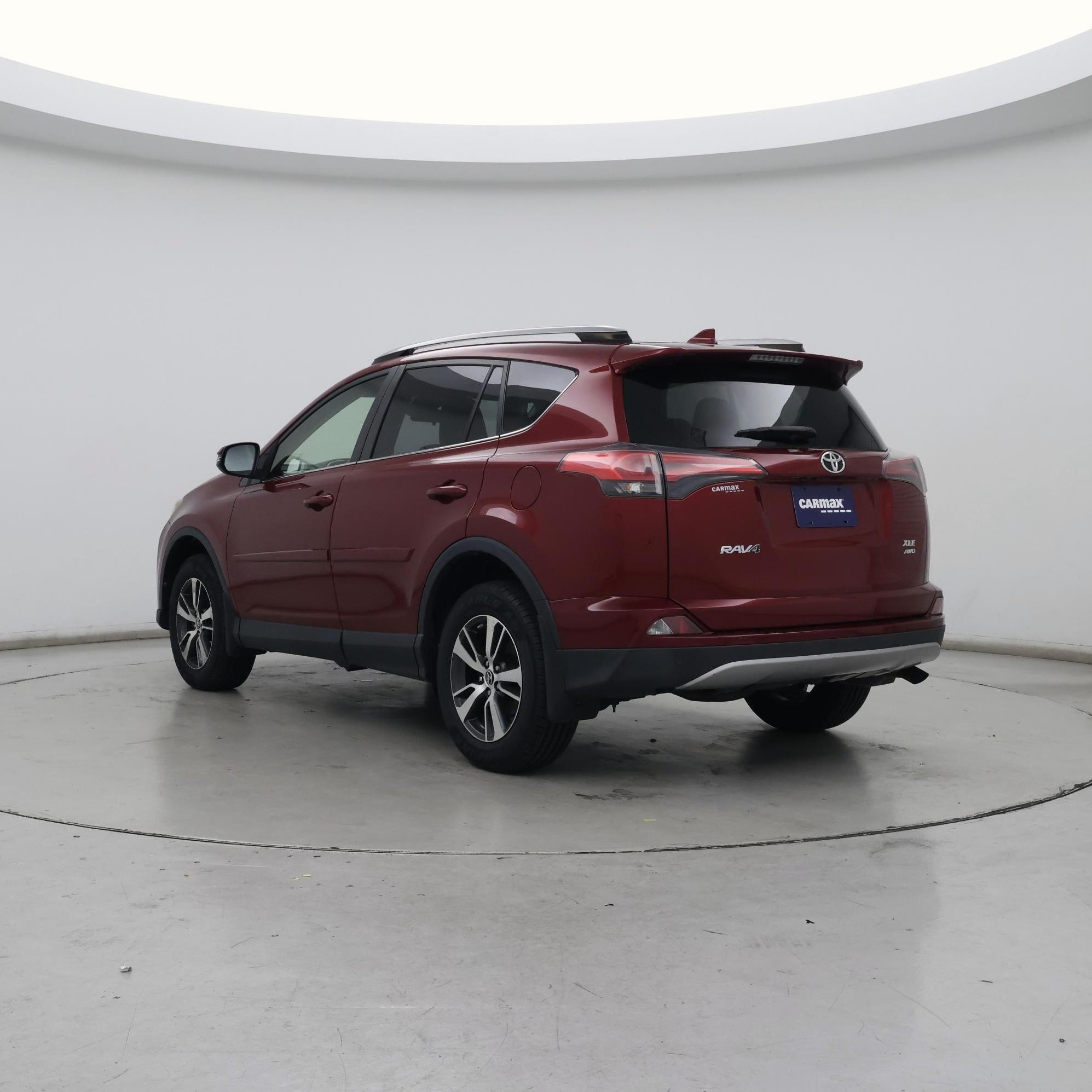 Thumbnail: 2018 Toyota RAV4 - 2
