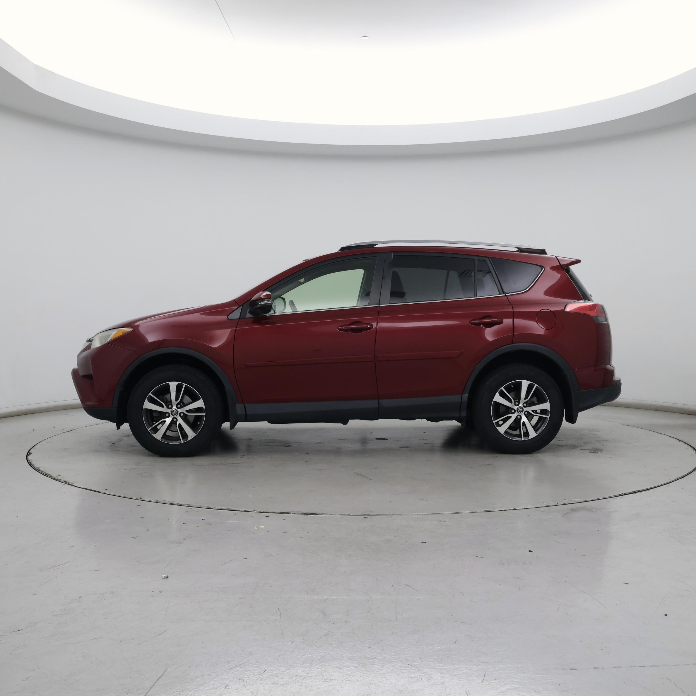 Thumbnail: 2018 Toyota RAV4 - 3