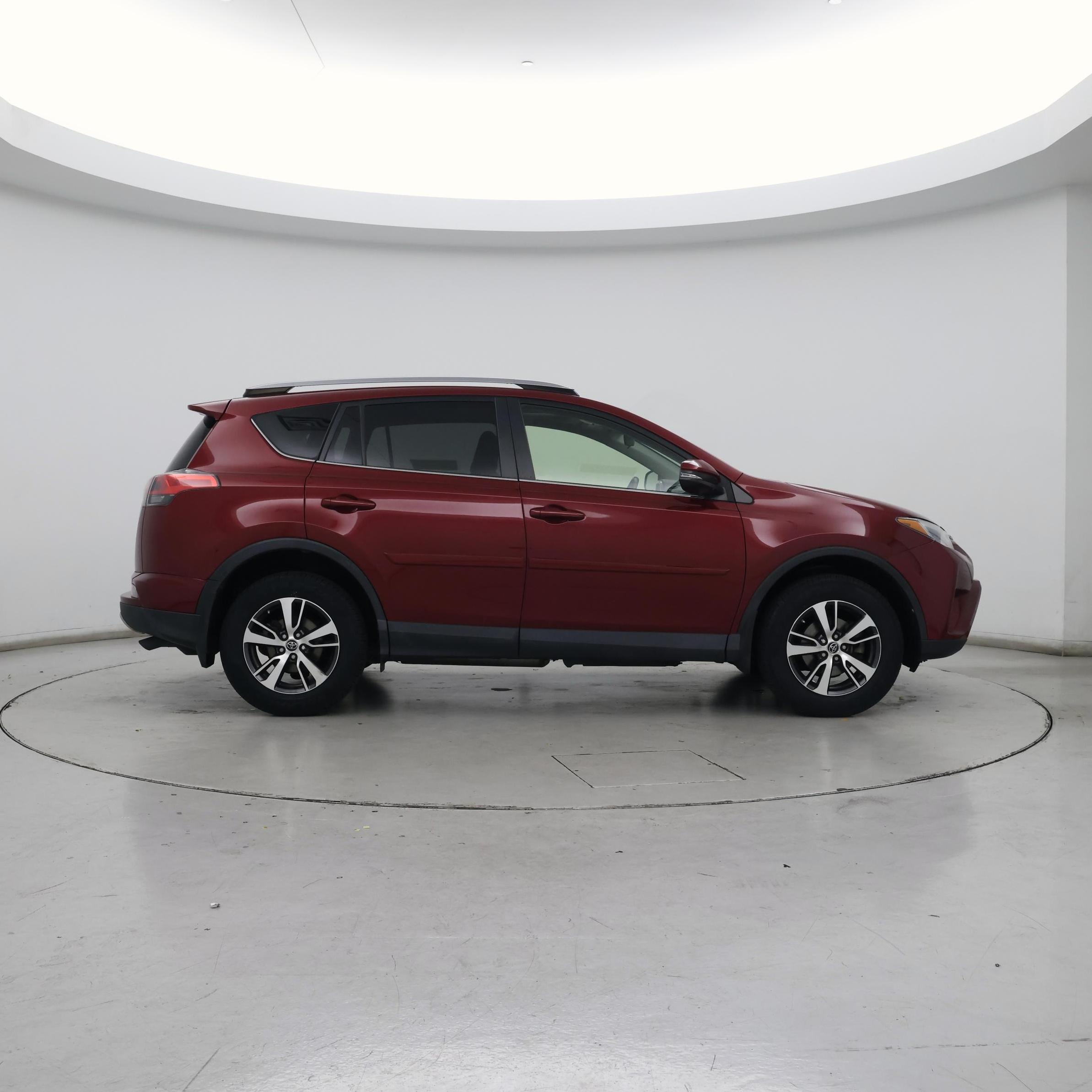Thumbnail: 2018 Toyota RAV4 - 7