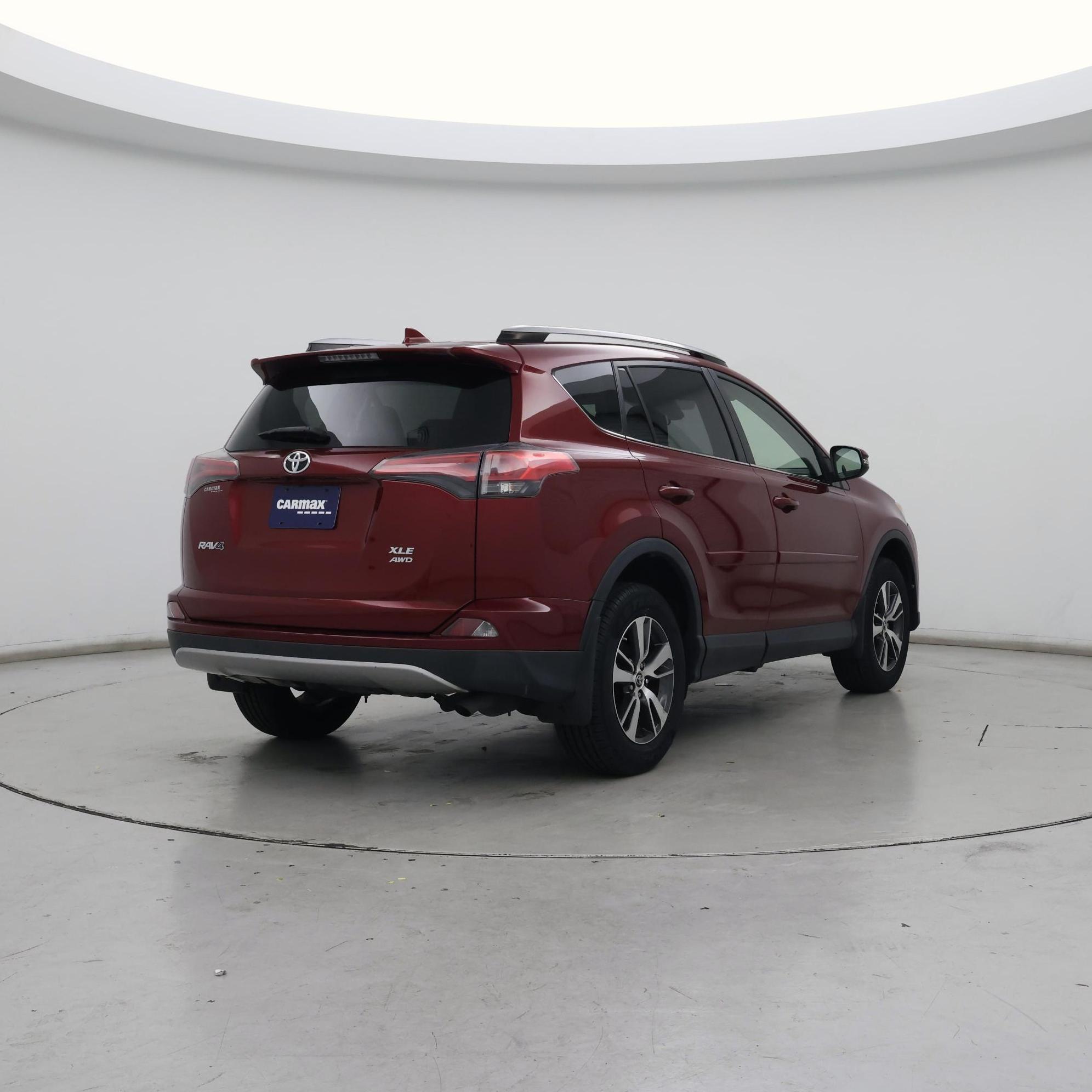 Thumbnail: 2018 Toyota RAV4 - 8