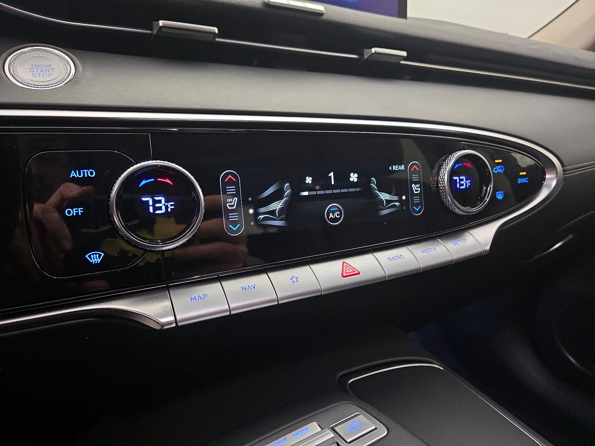 Thumbnail: 2022 Genesis GV70 - 16