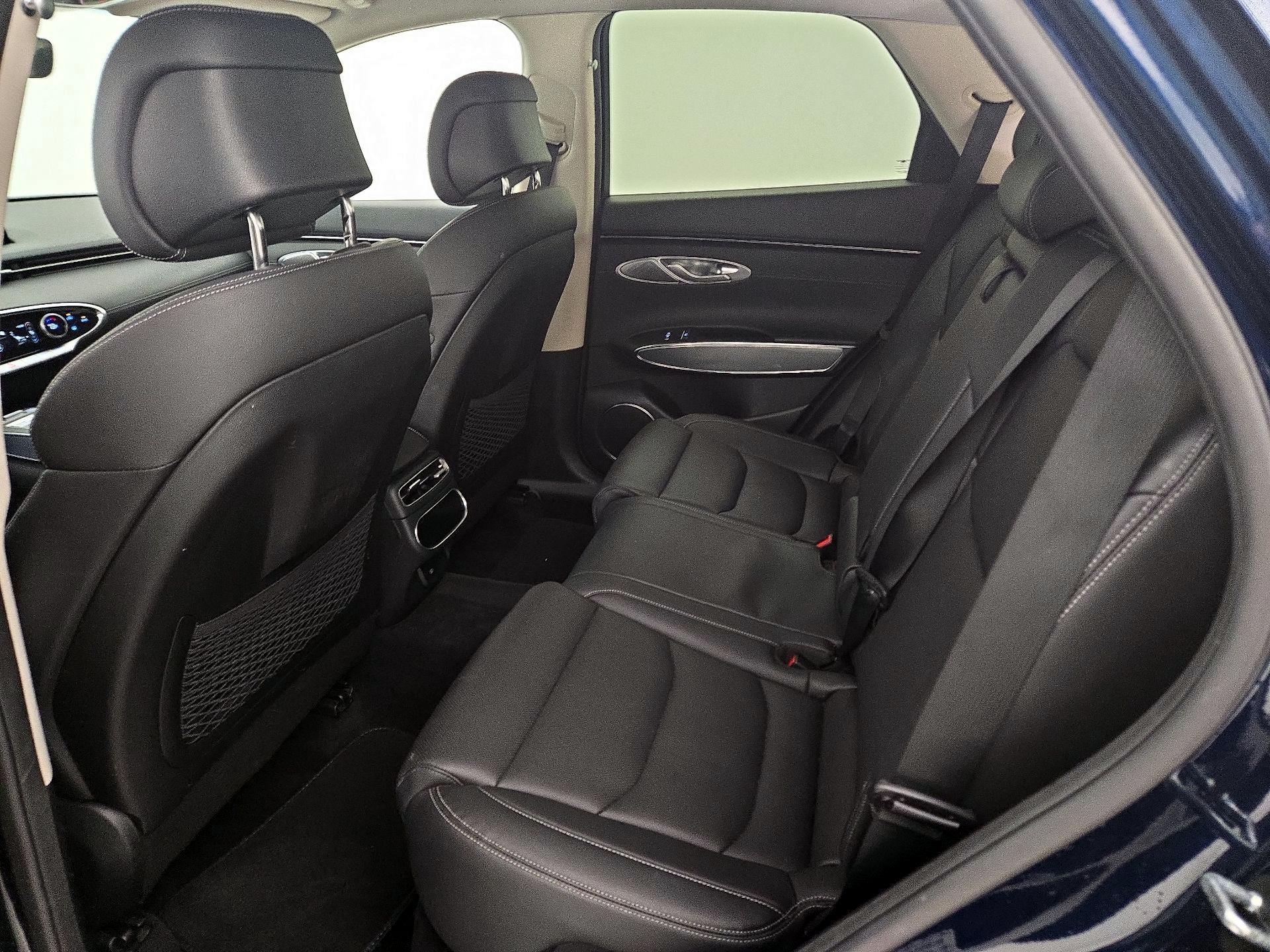 Thumbnail: 2022 Genesis GV70 - 19