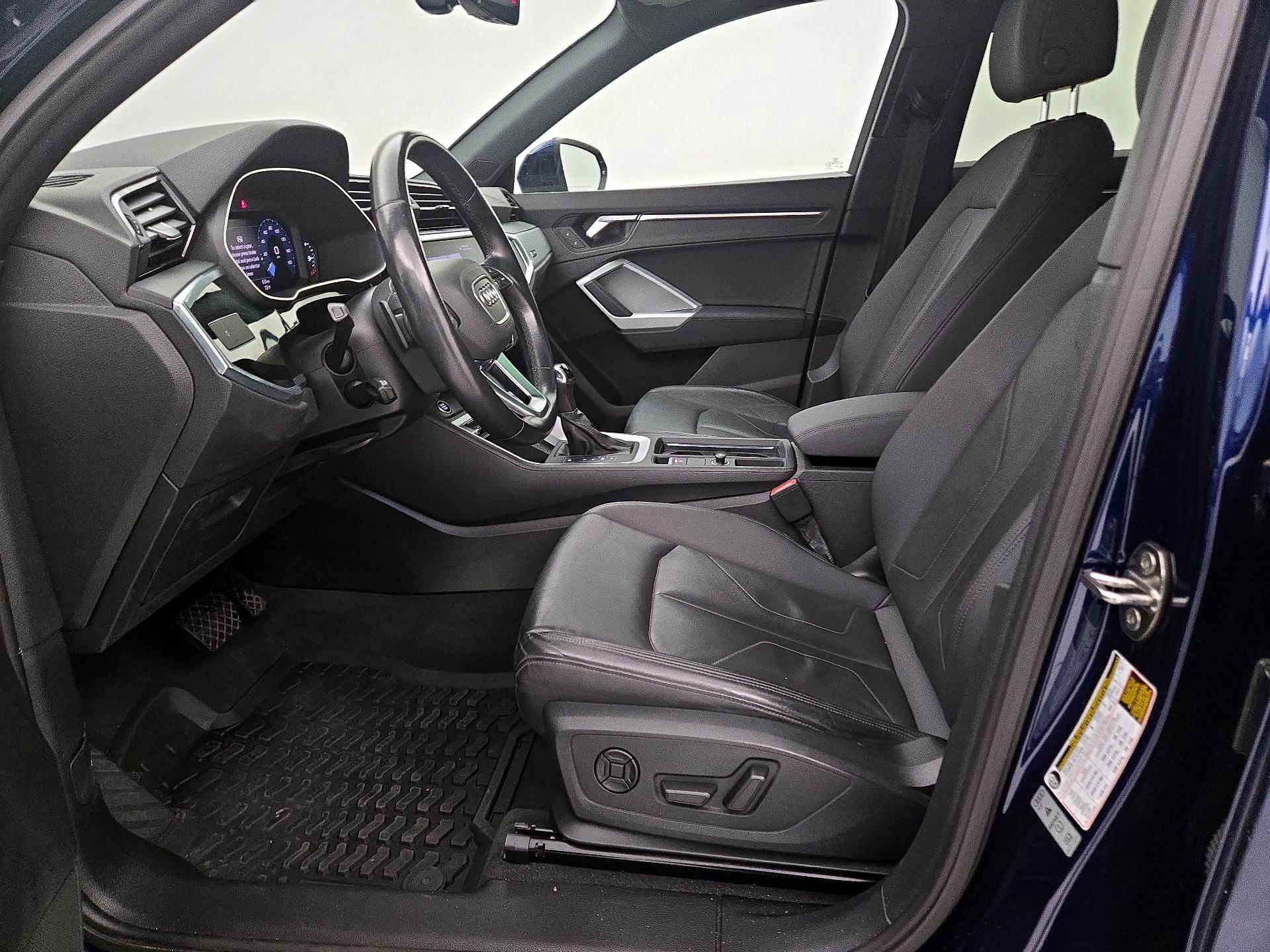 Thumbnail: 2021 Audi Q3 - 11