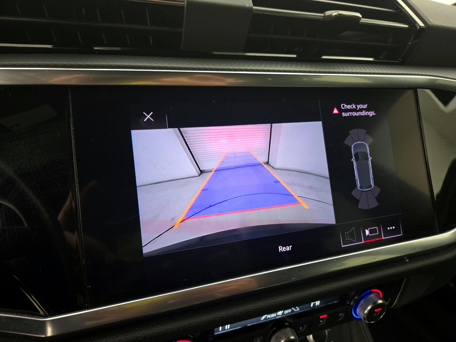 Thumbnail: 2021 Audi Q3 - 13
