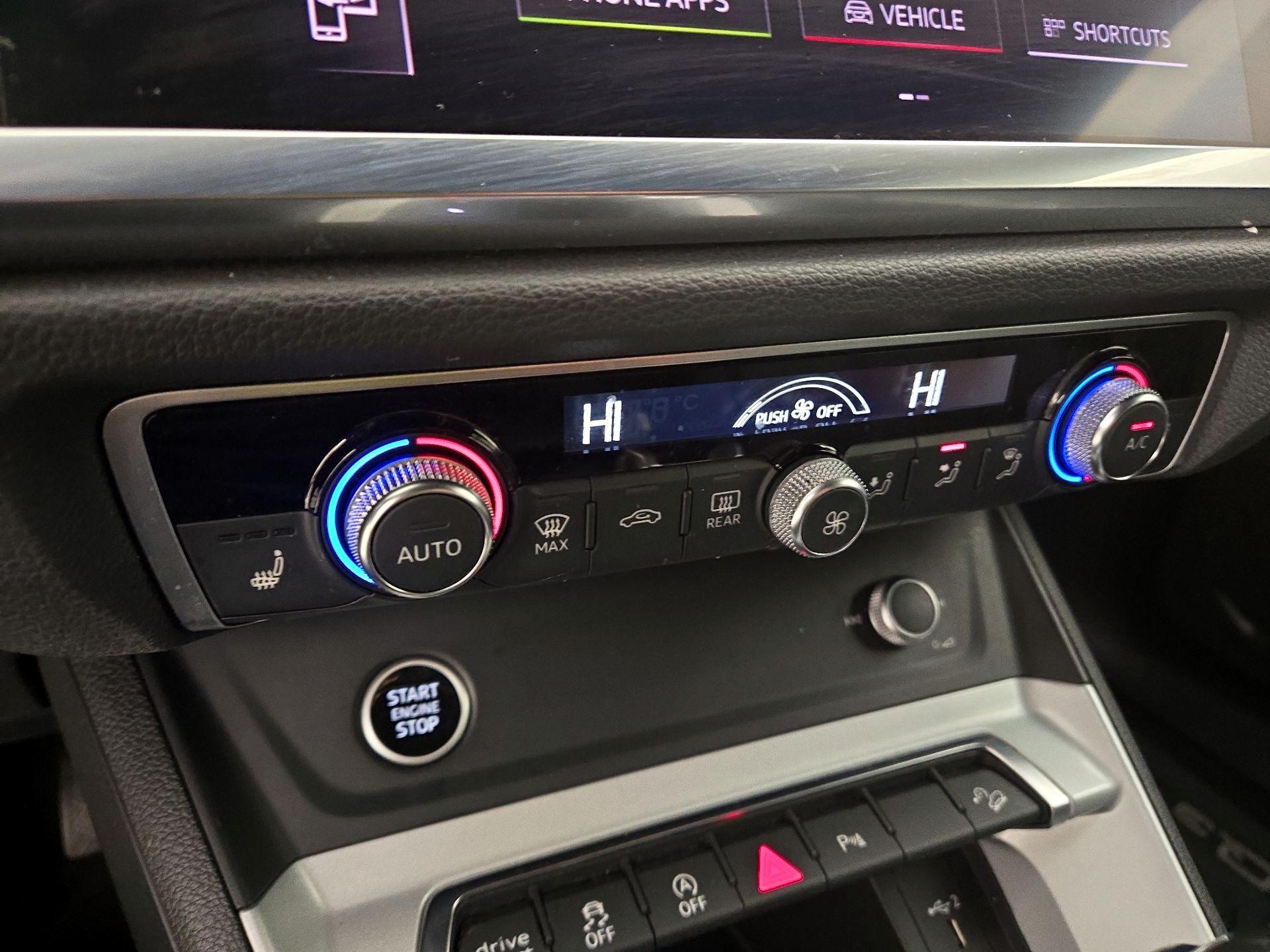 Thumbnail: 2021 Audi Q3 - 15