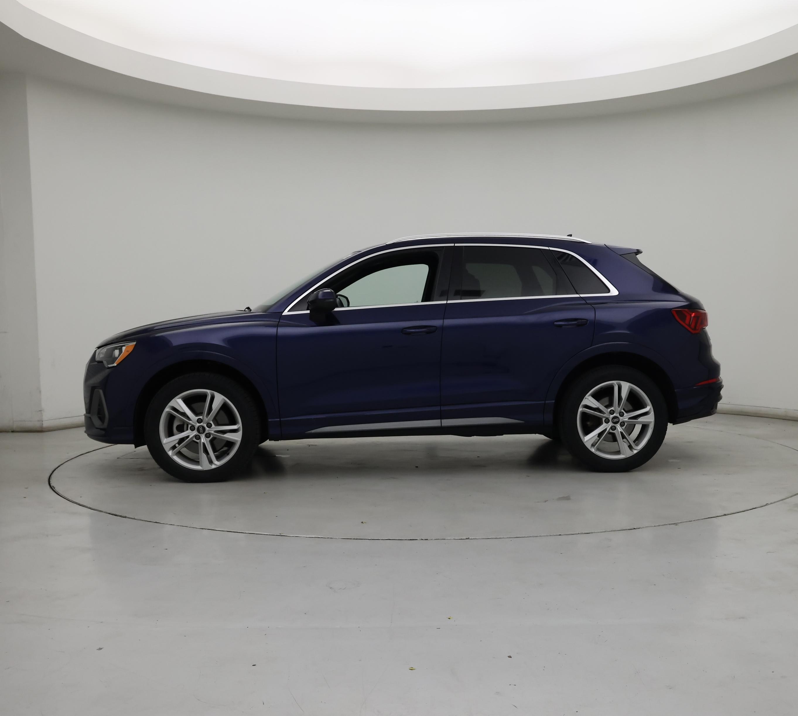 Thumbnail: 2021 Audi Q3 - 3