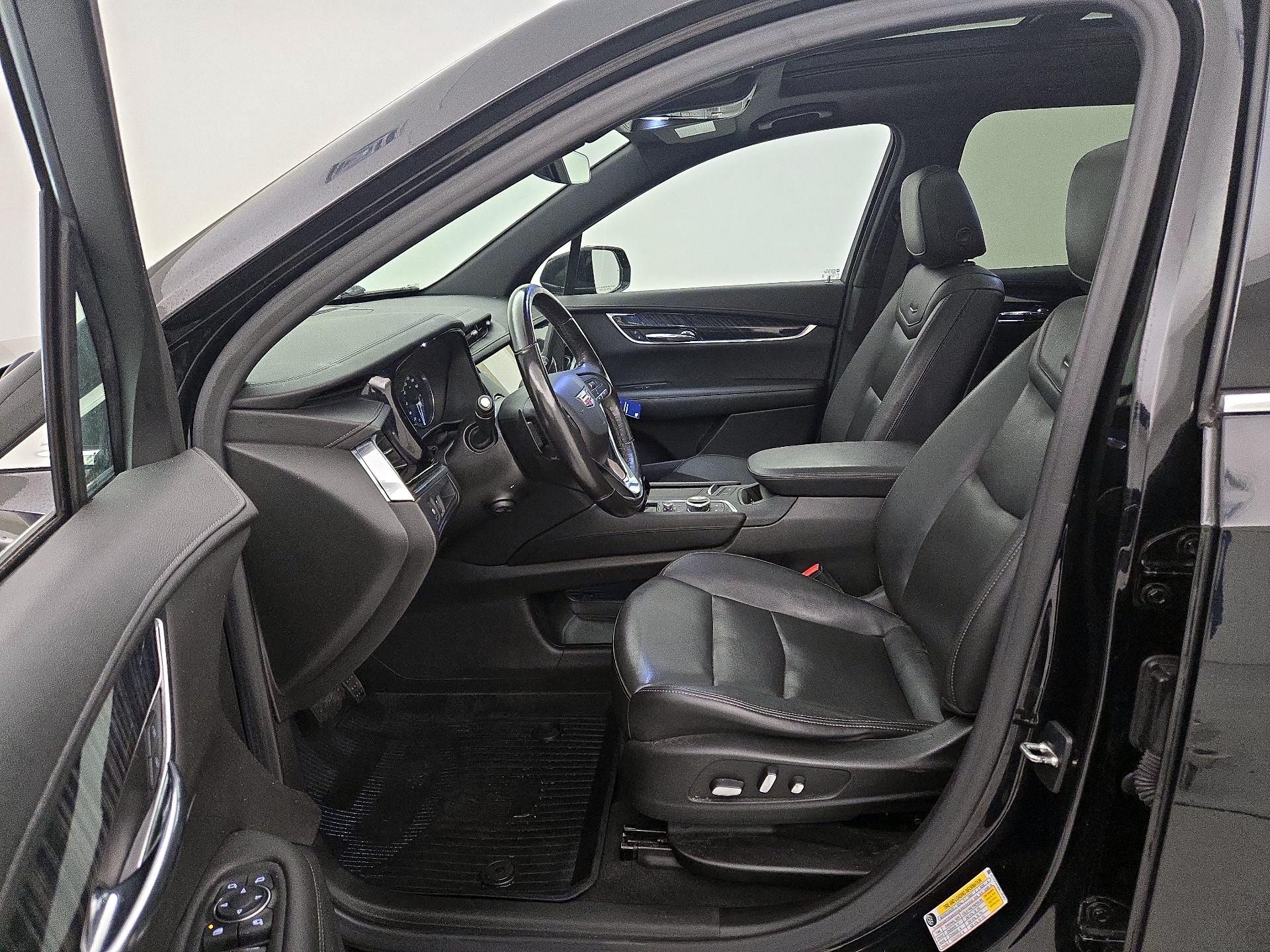 Thumbnail: 2021 Cadillac XT6 - 11