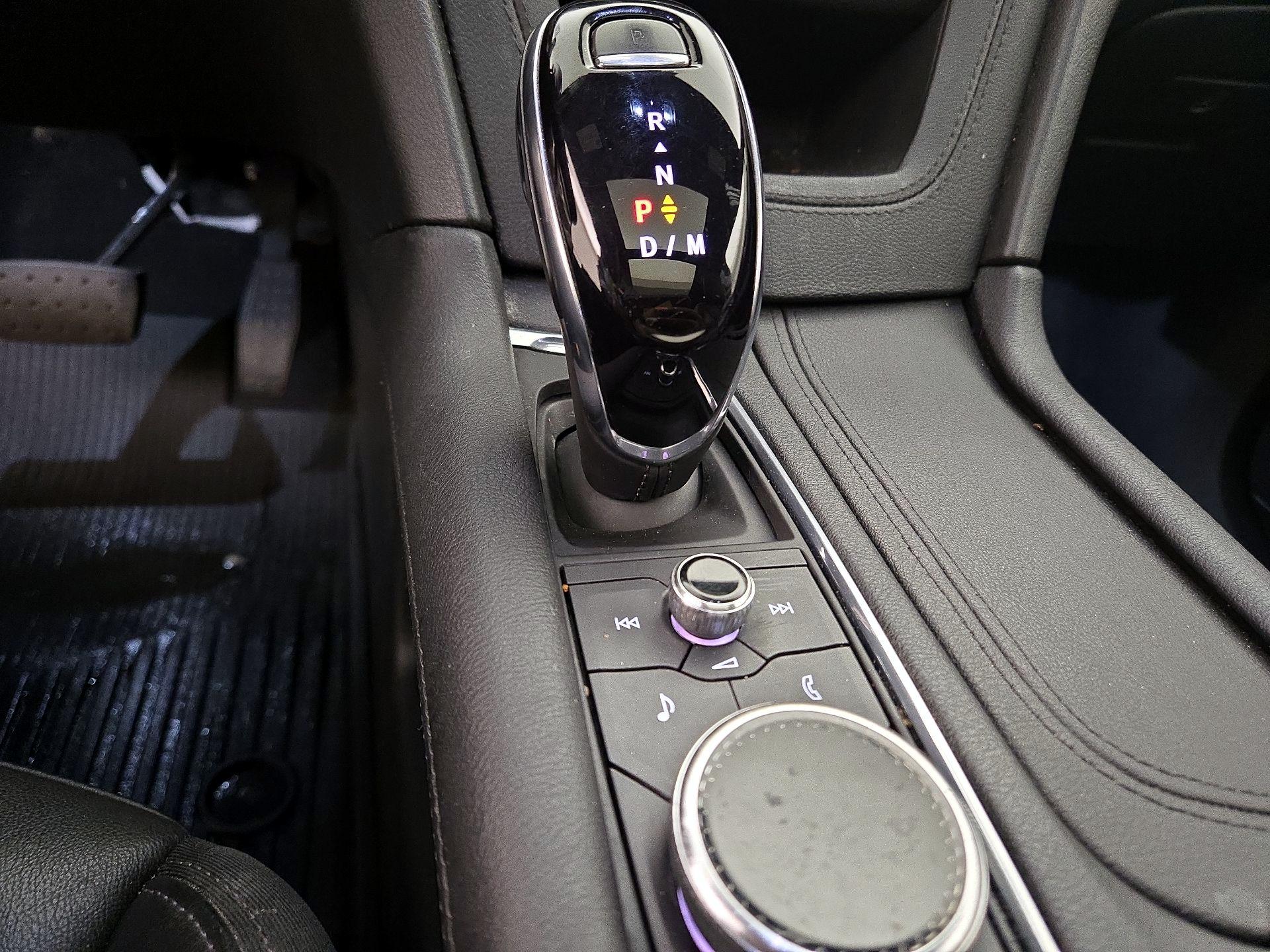 Thumbnail: 2021 Cadillac XT6 - 17