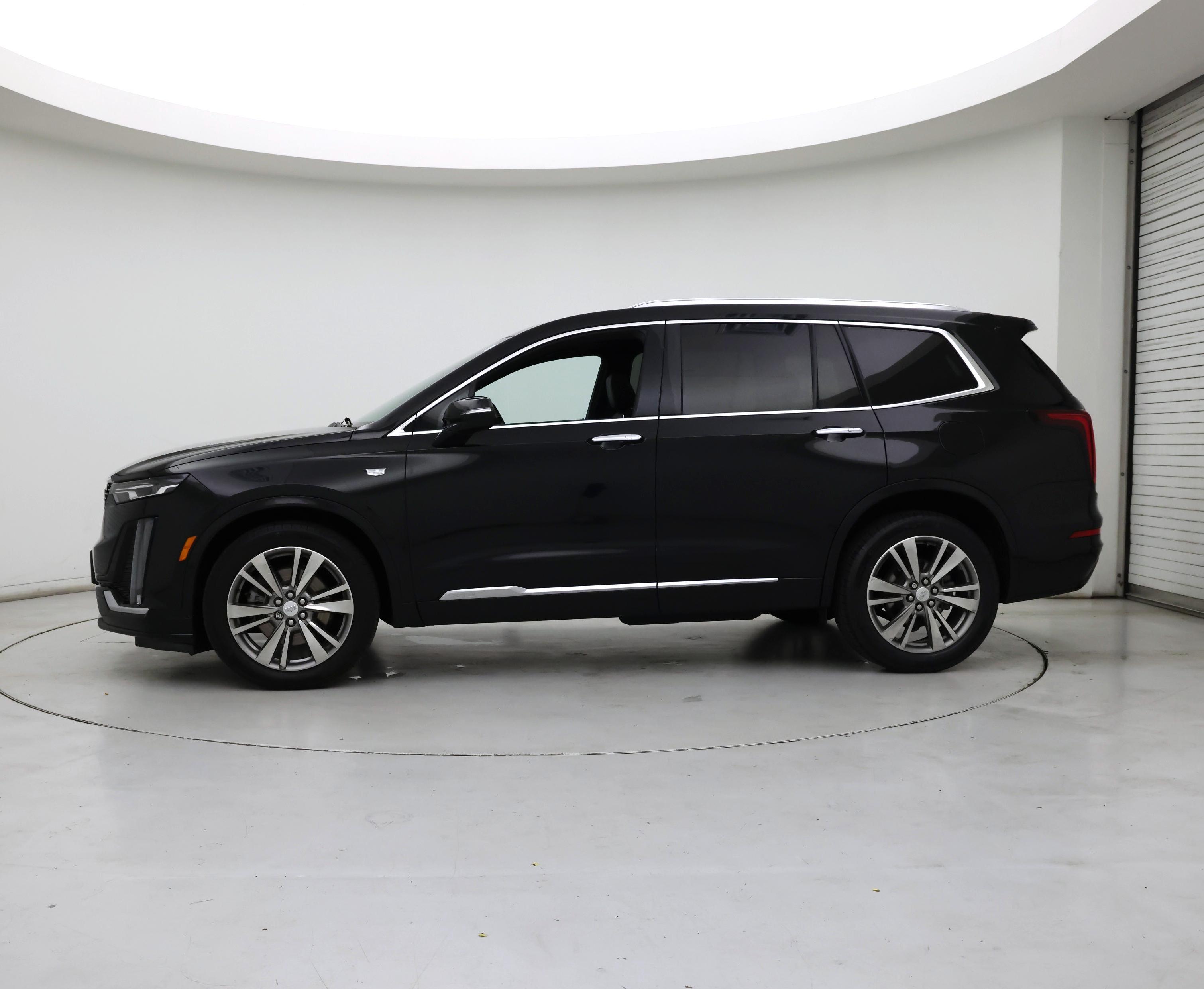 Thumbnail: 2021 Cadillac XT6 - 3