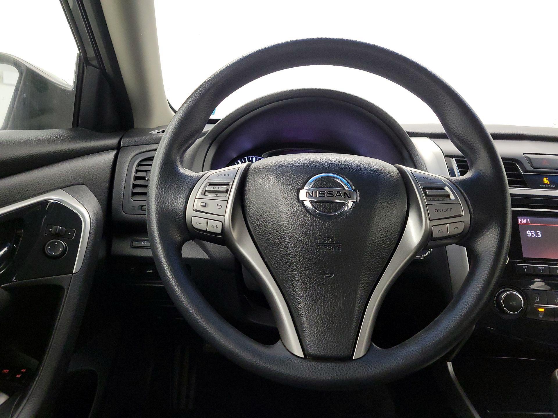 Thumbnail: 2014 Nissan Altima - 10