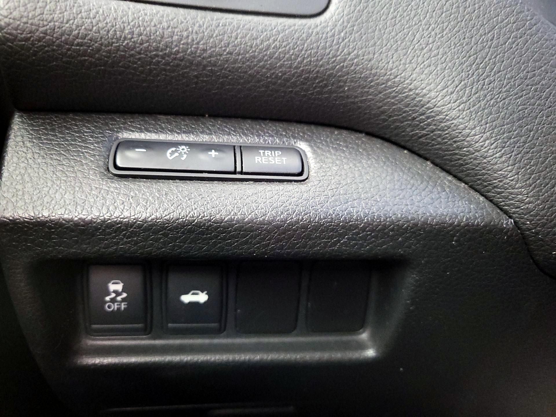 Thumbnail: 2014 Nissan Altima - 13