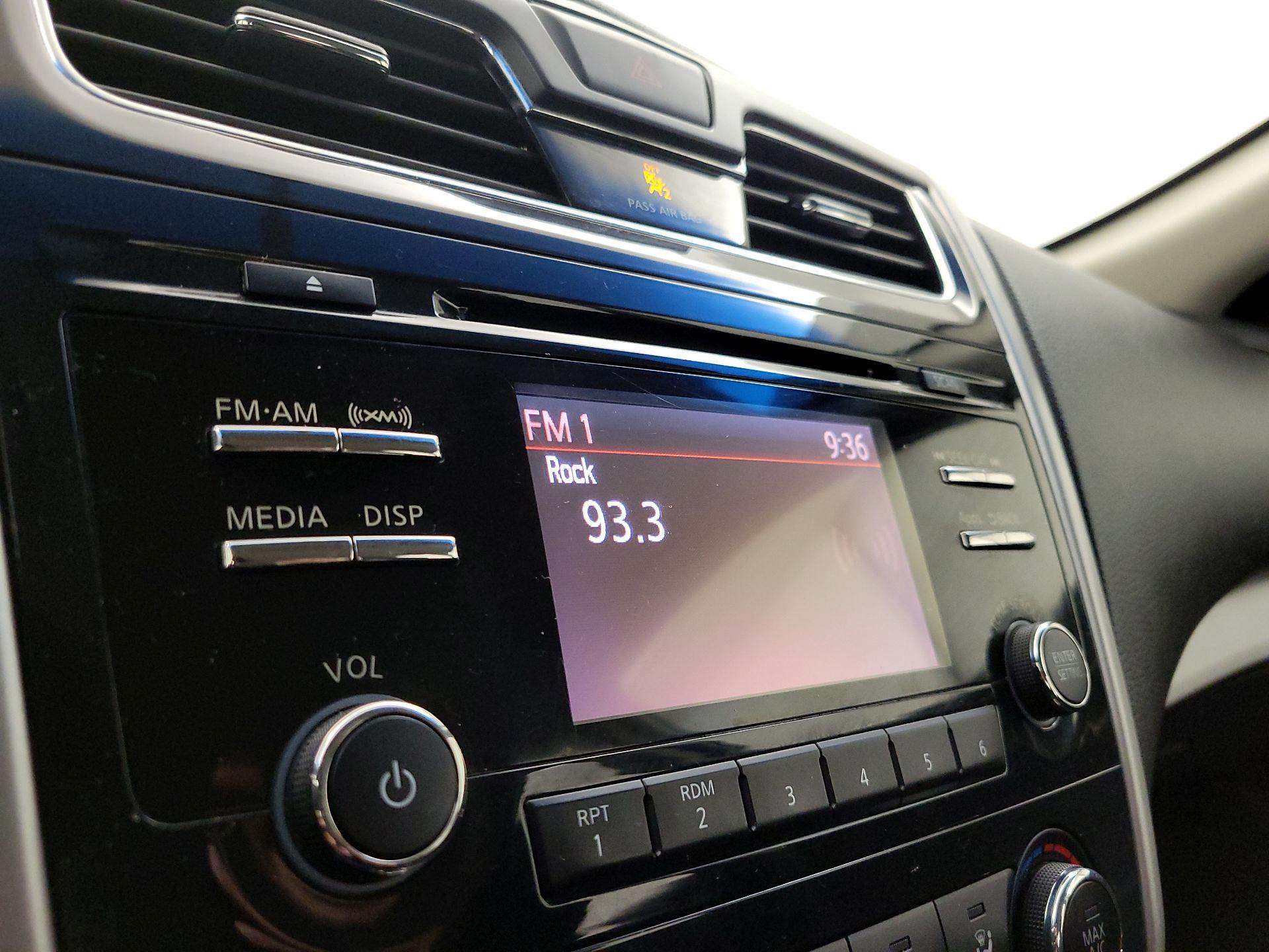 Thumbnail: 2014 Nissan Altima - 15