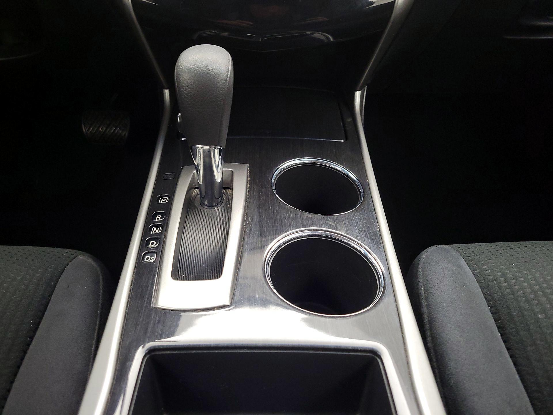 Thumbnail: 2014 Nissan Altima - 17