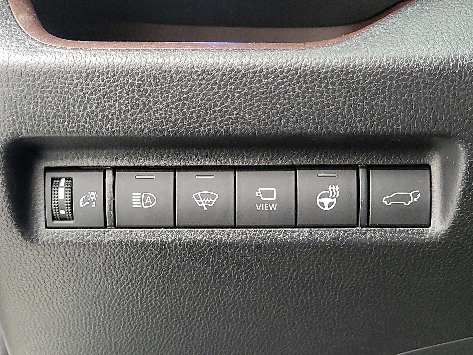 Thumbnail: 2022 Toyota RAV4 - 13