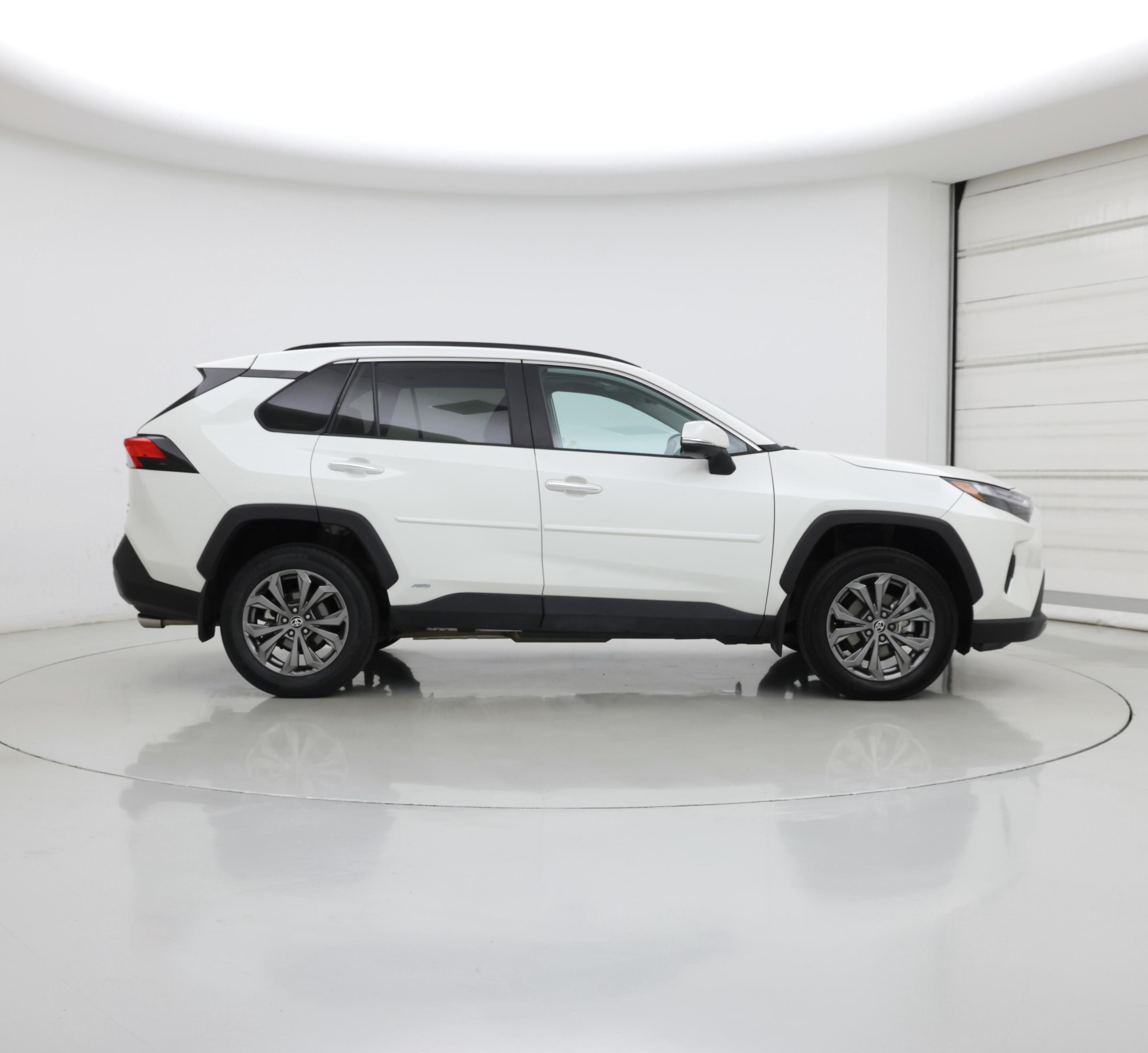 Thumbnail: 2022 Toyota RAV4 - 7