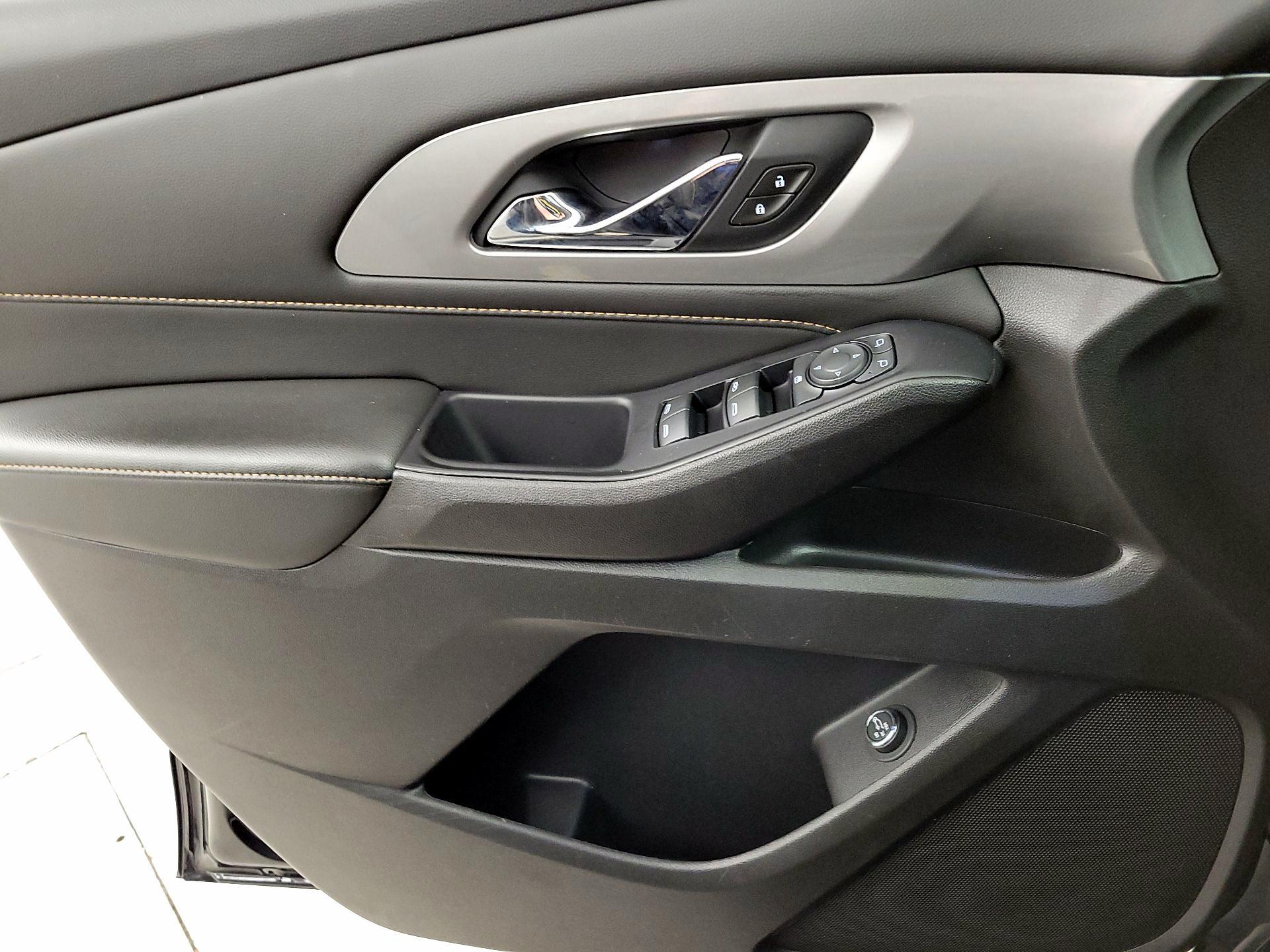 Thumbnail: 2021 Chevrolet Traverse - 12