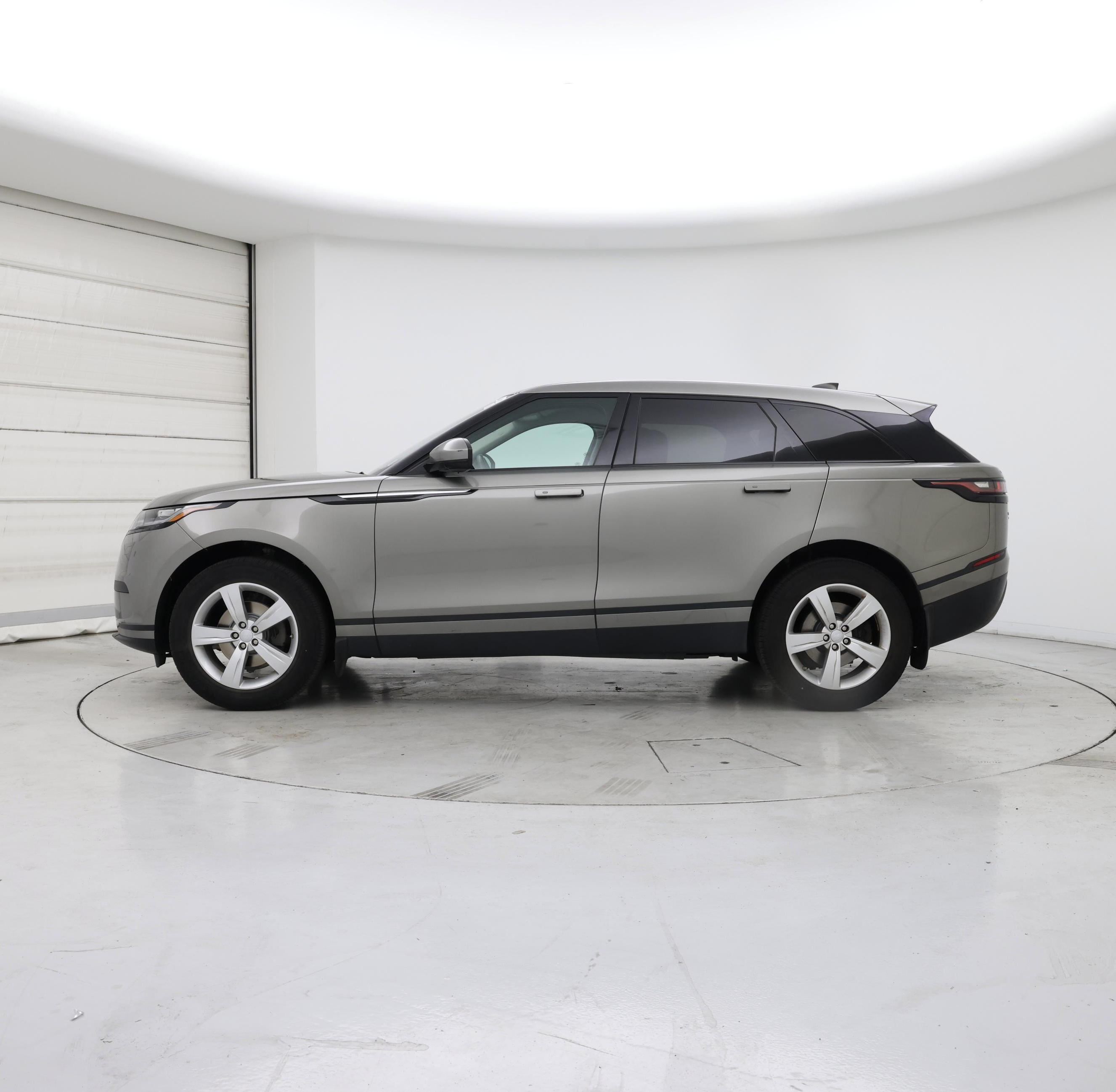 Thumbnail: 2018 Land Rover Range Rover Velar - 3