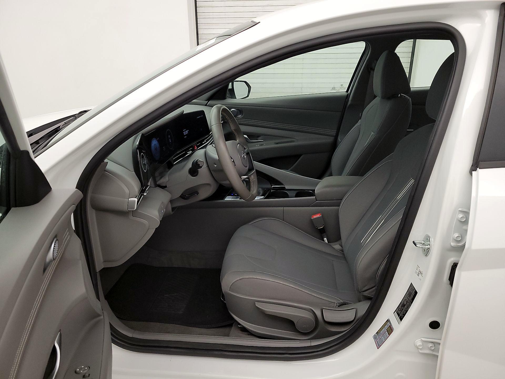 Thumbnail: 2023 Hyundai Elantra - 11