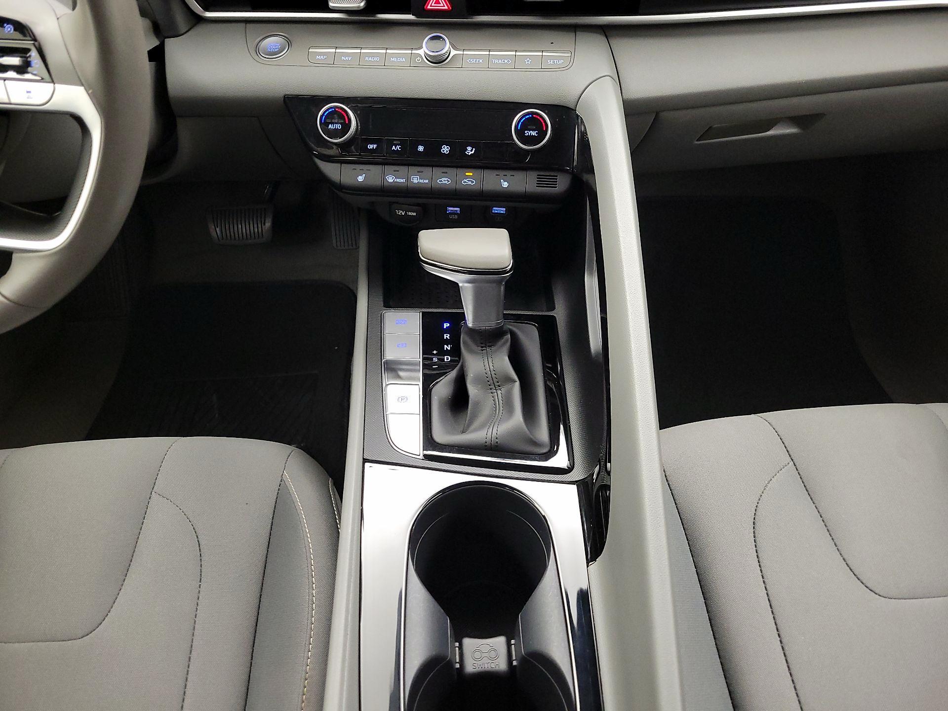 Thumbnail: 2023 Hyundai Elantra - 18