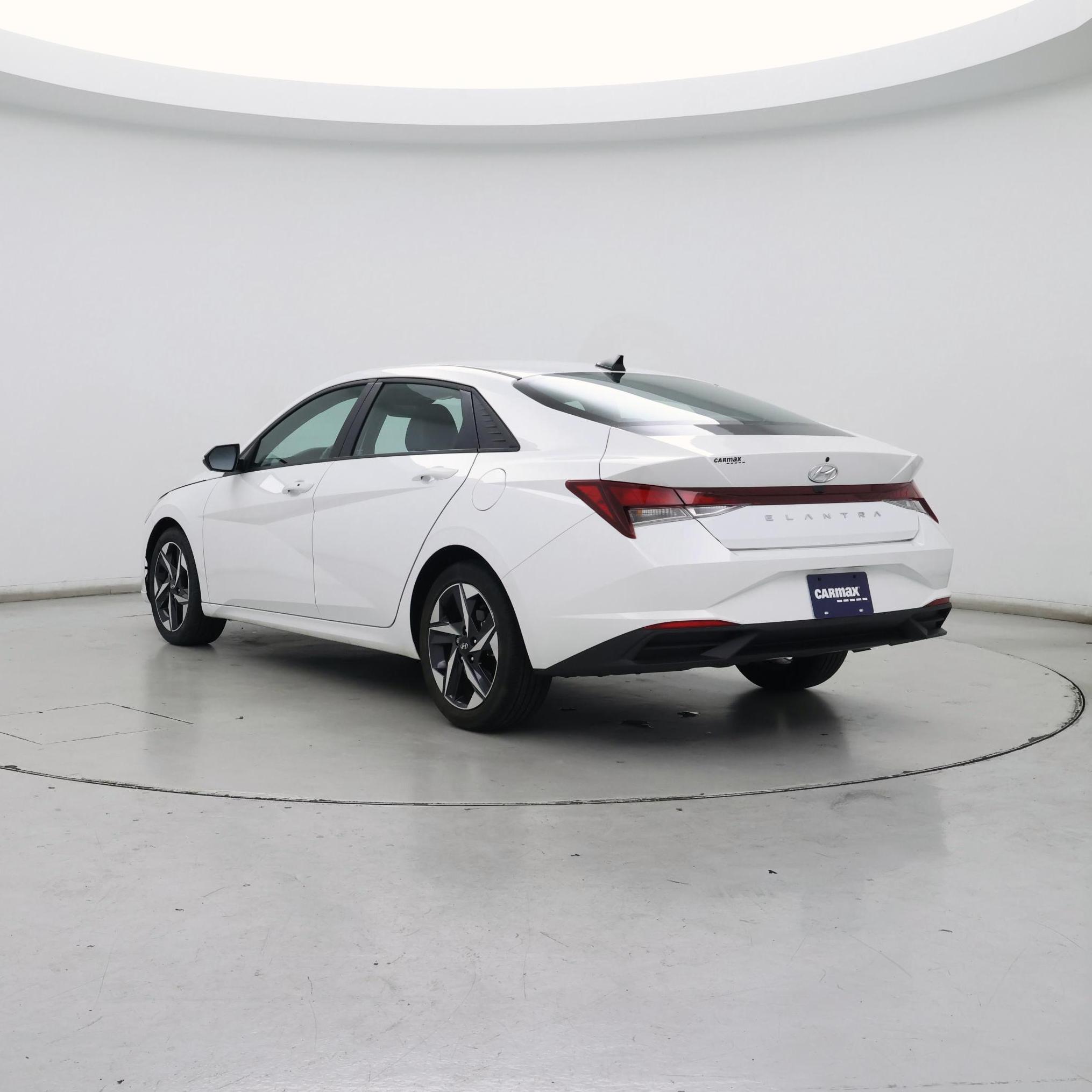 Thumbnail: 2023 Hyundai Elantra - 2