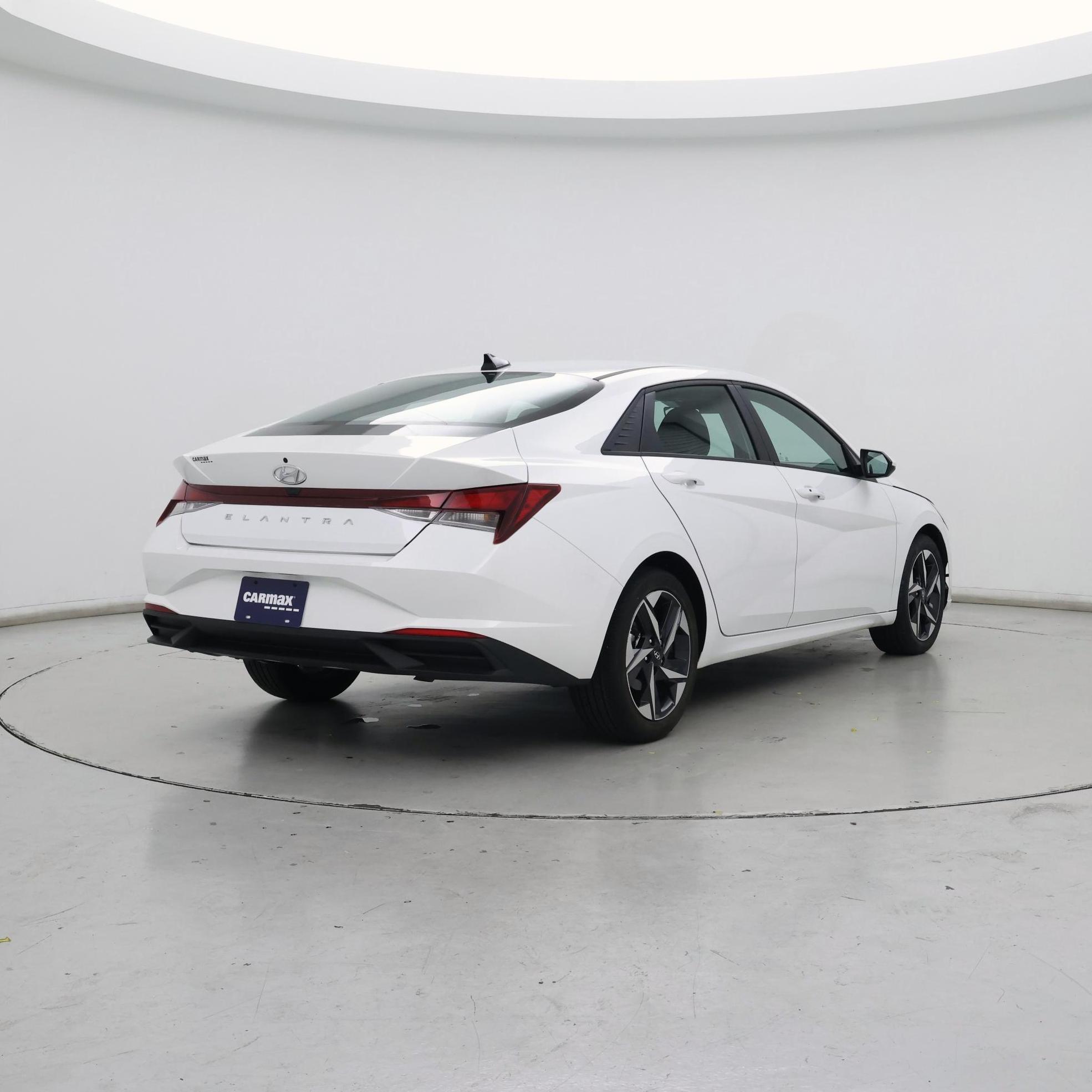 Thumbnail: 2023 Hyundai Elantra - 8