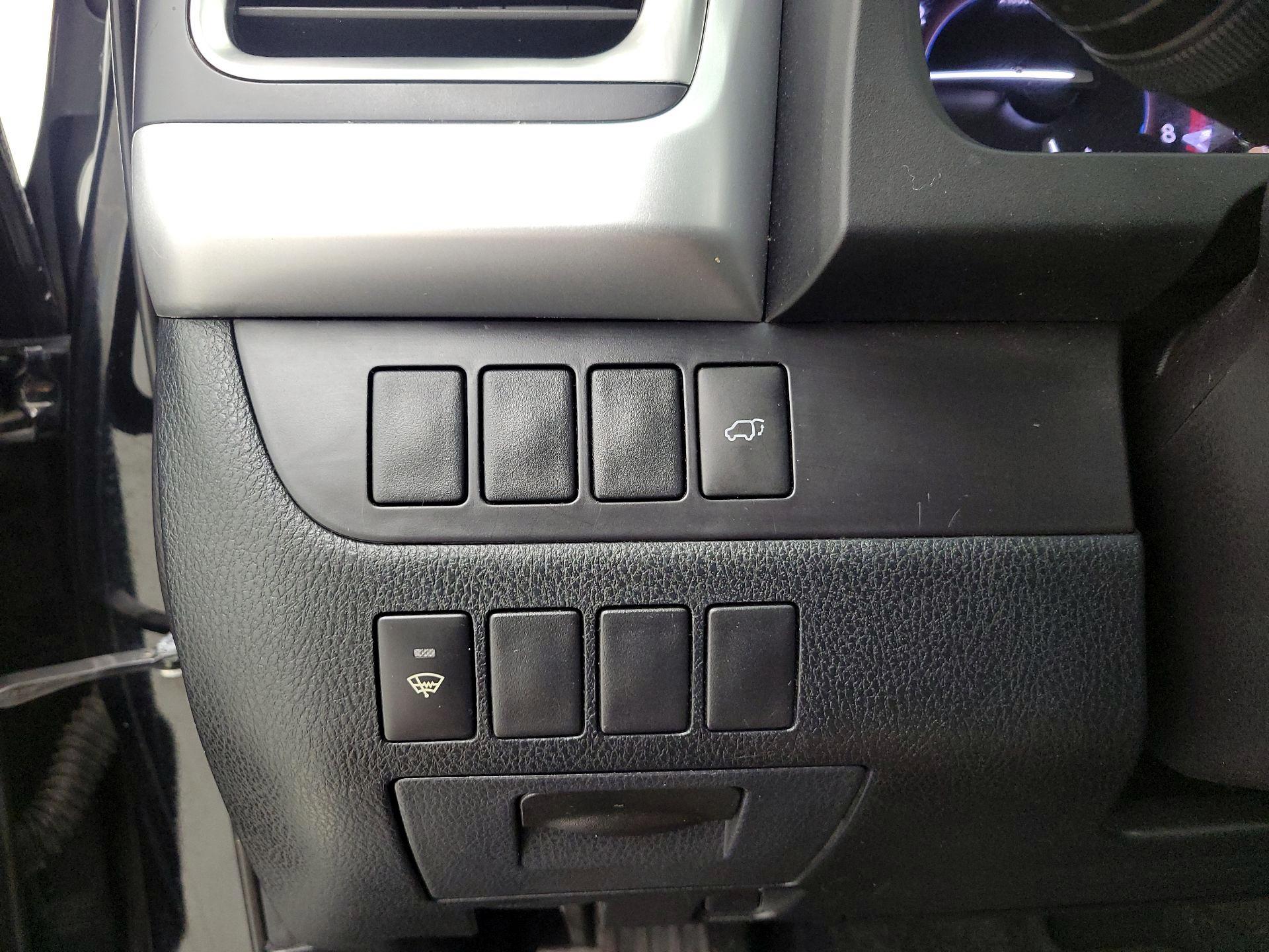 Thumbnail: 2015 Toyota Highlander - 13
